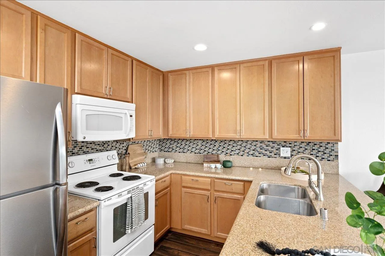 Photo #9: 260009739 Listing: Photo #9