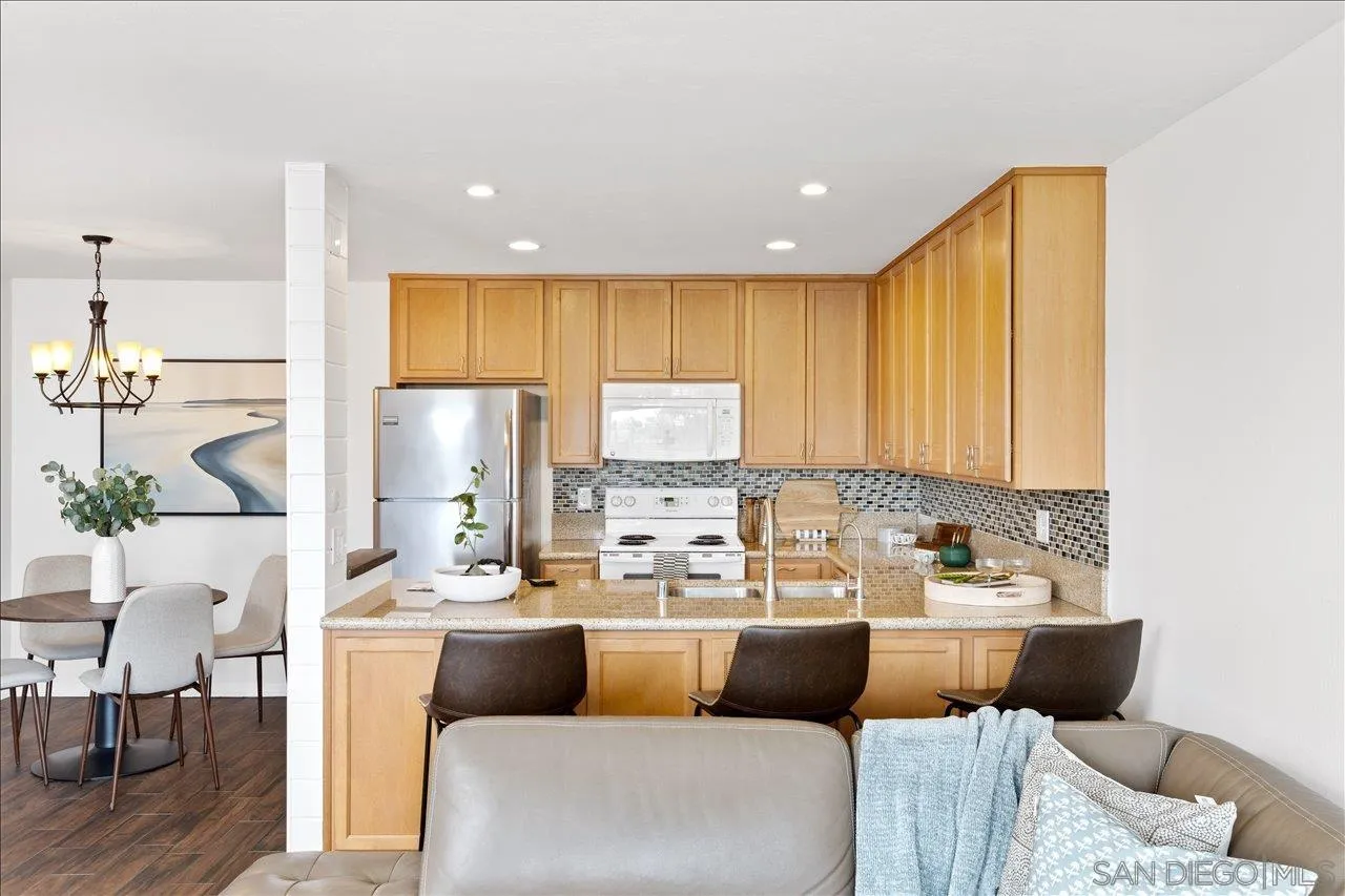 Photo #4: 260009739 Listing: Photo #4