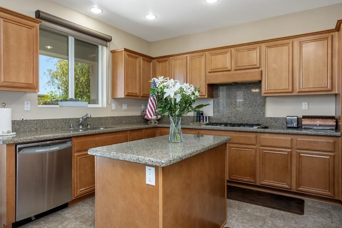 https://cdn.realtyfeed.com/cdn/127/260009741/379718bd146d85b89485217f3ee047e8.webp
