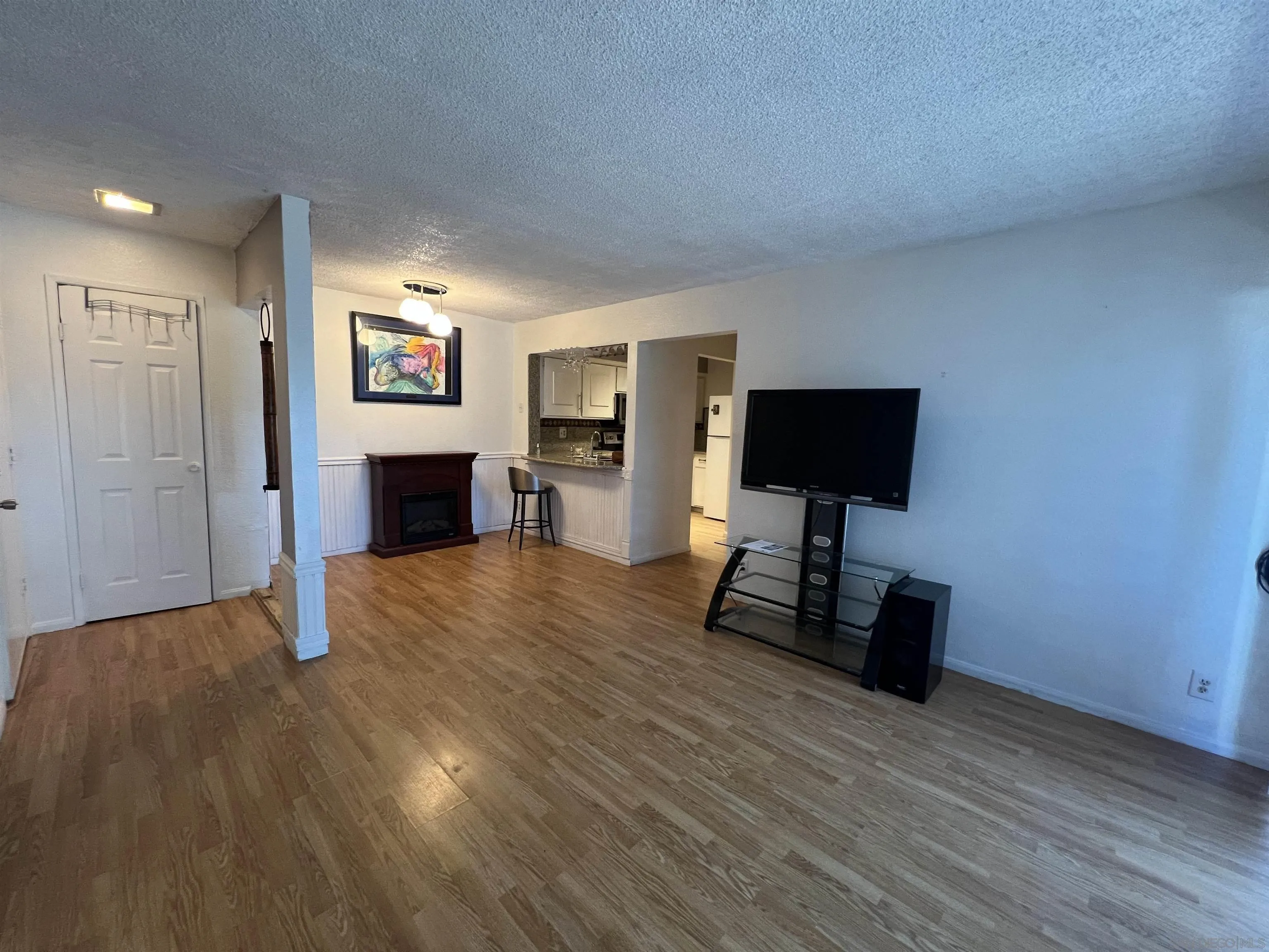 Photo #3: 260009749 Listing: Photo #3