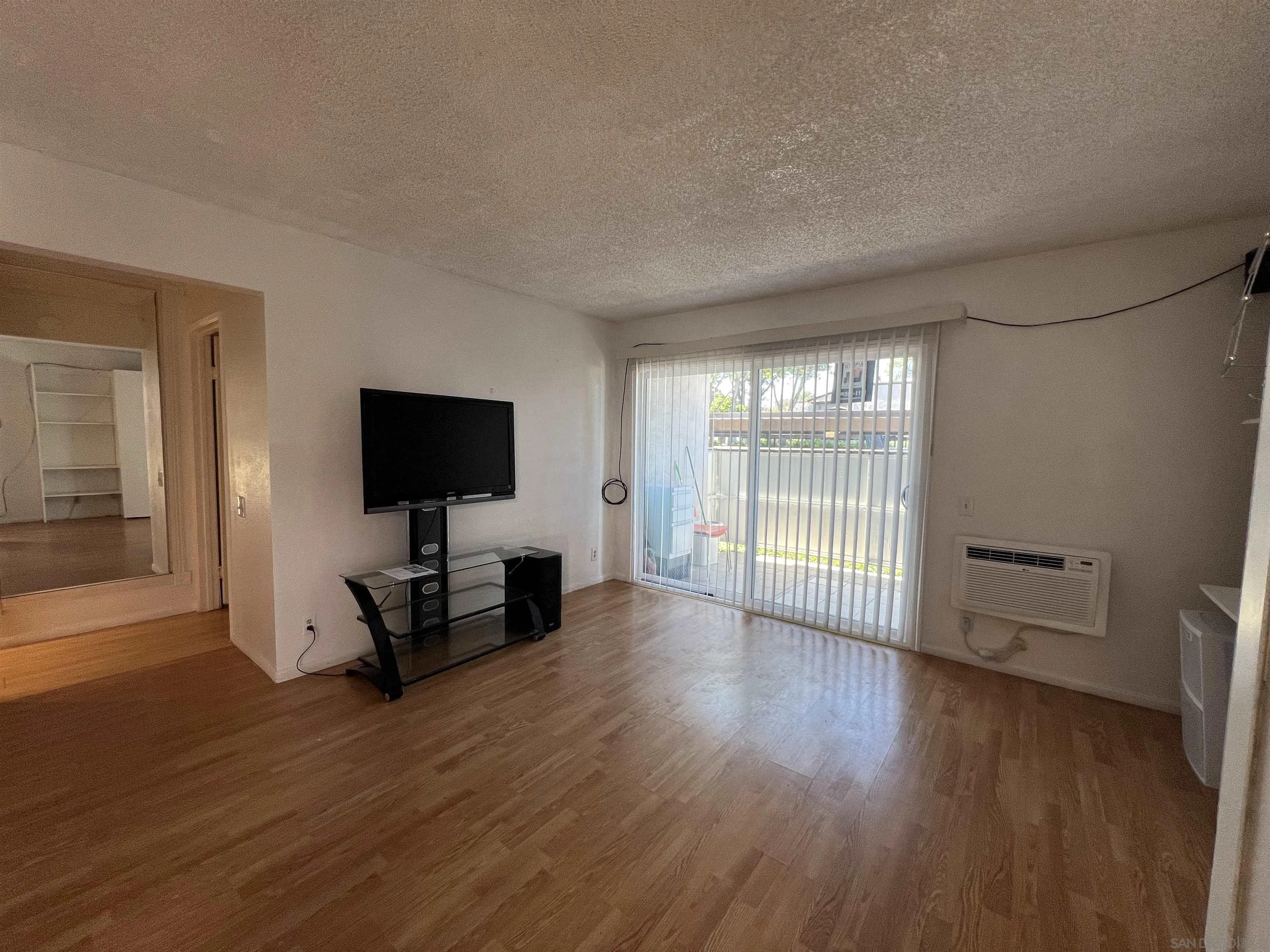 Photo #4: 260009749 Listing: Photo #4