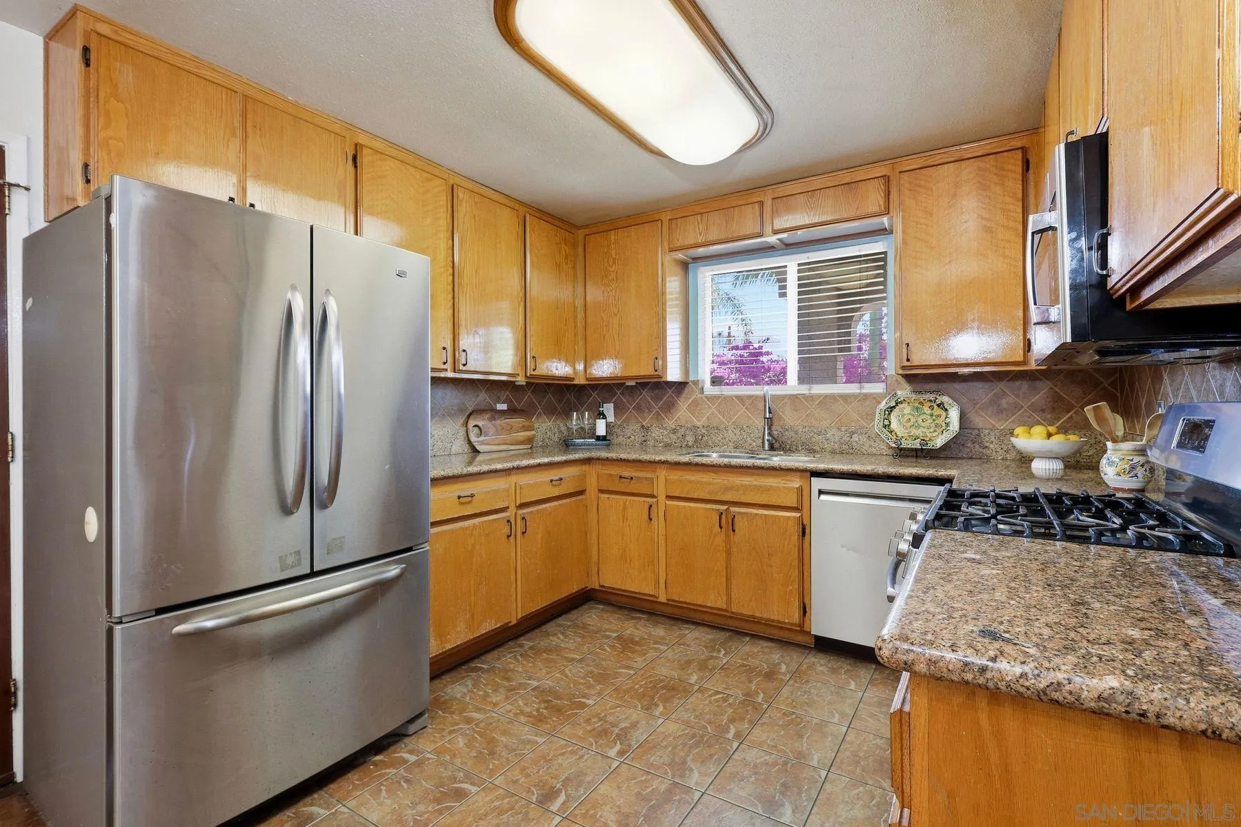 https://cdn.realtyfeed.com/cdn/127/260009752/d9b6c30d8f70b6a04f8022c0903adcb8.webp