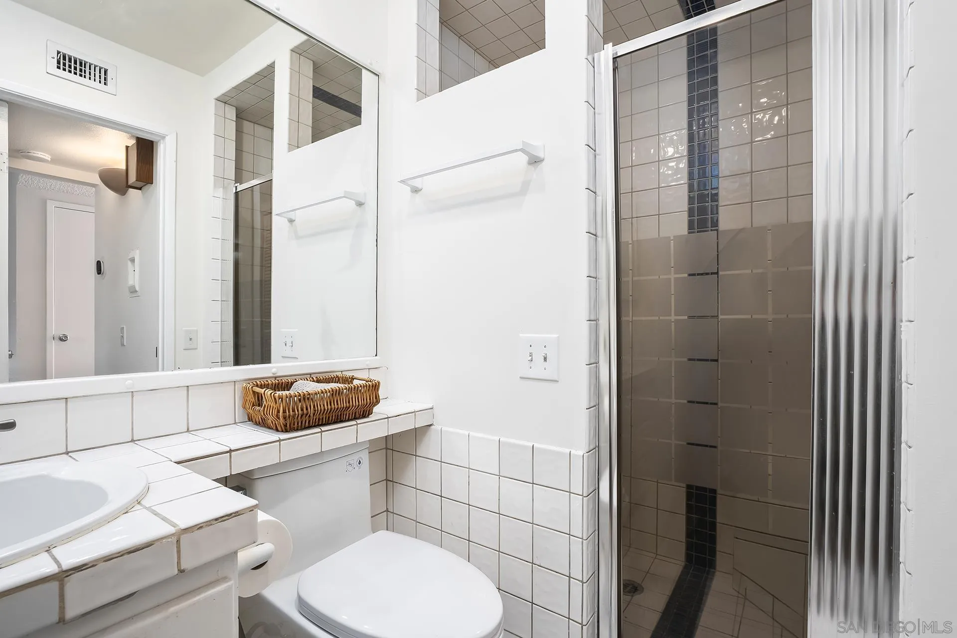 https://cdn.realtyfeed.com/cdn/127/260009757/04c057a2688fe9bdf2f13b893c5f27f9.webp