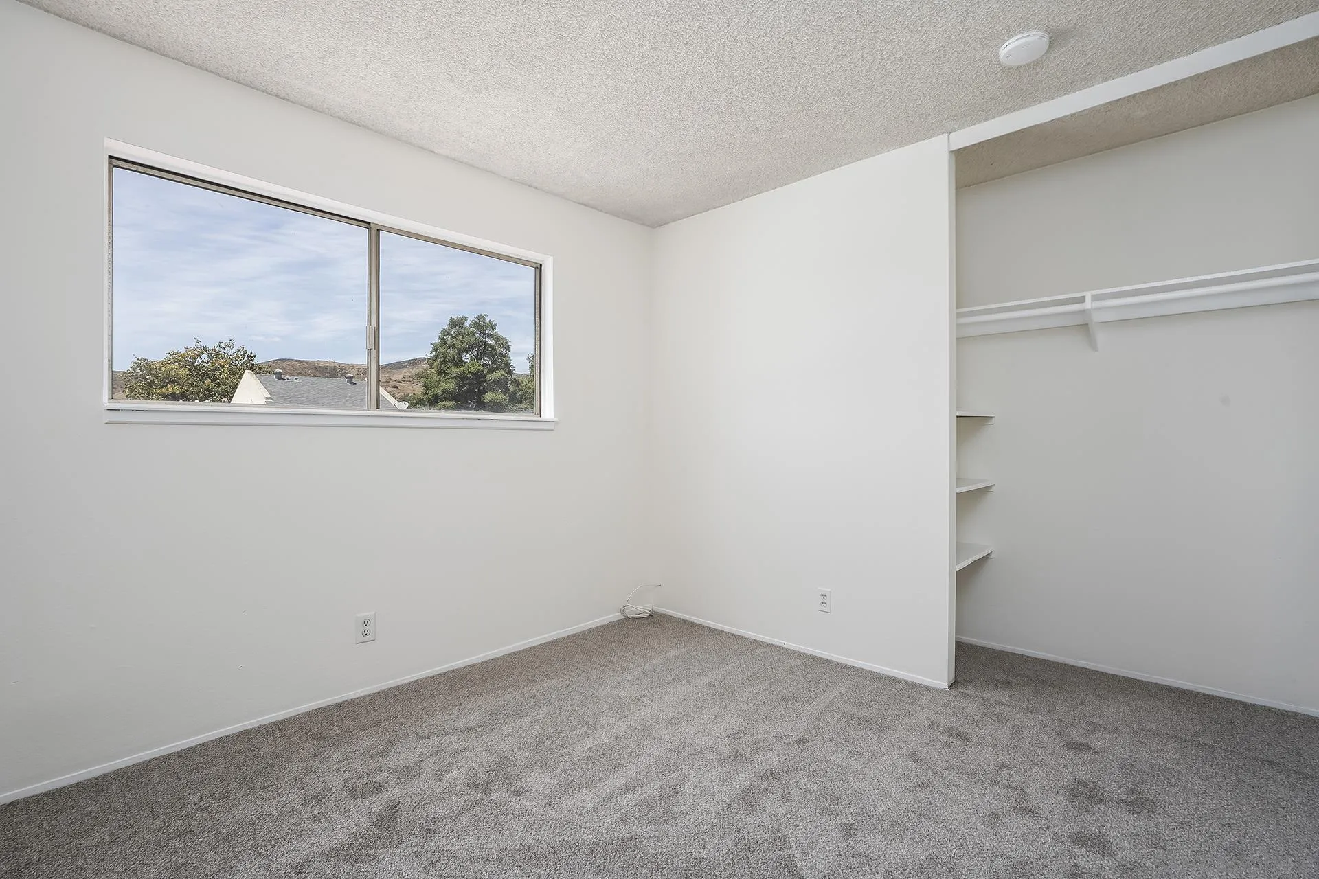 https://cdn.realtyfeed.com/cdn/127/260009757/306ccf127bcc24eabc93852d49a94d5c.webp