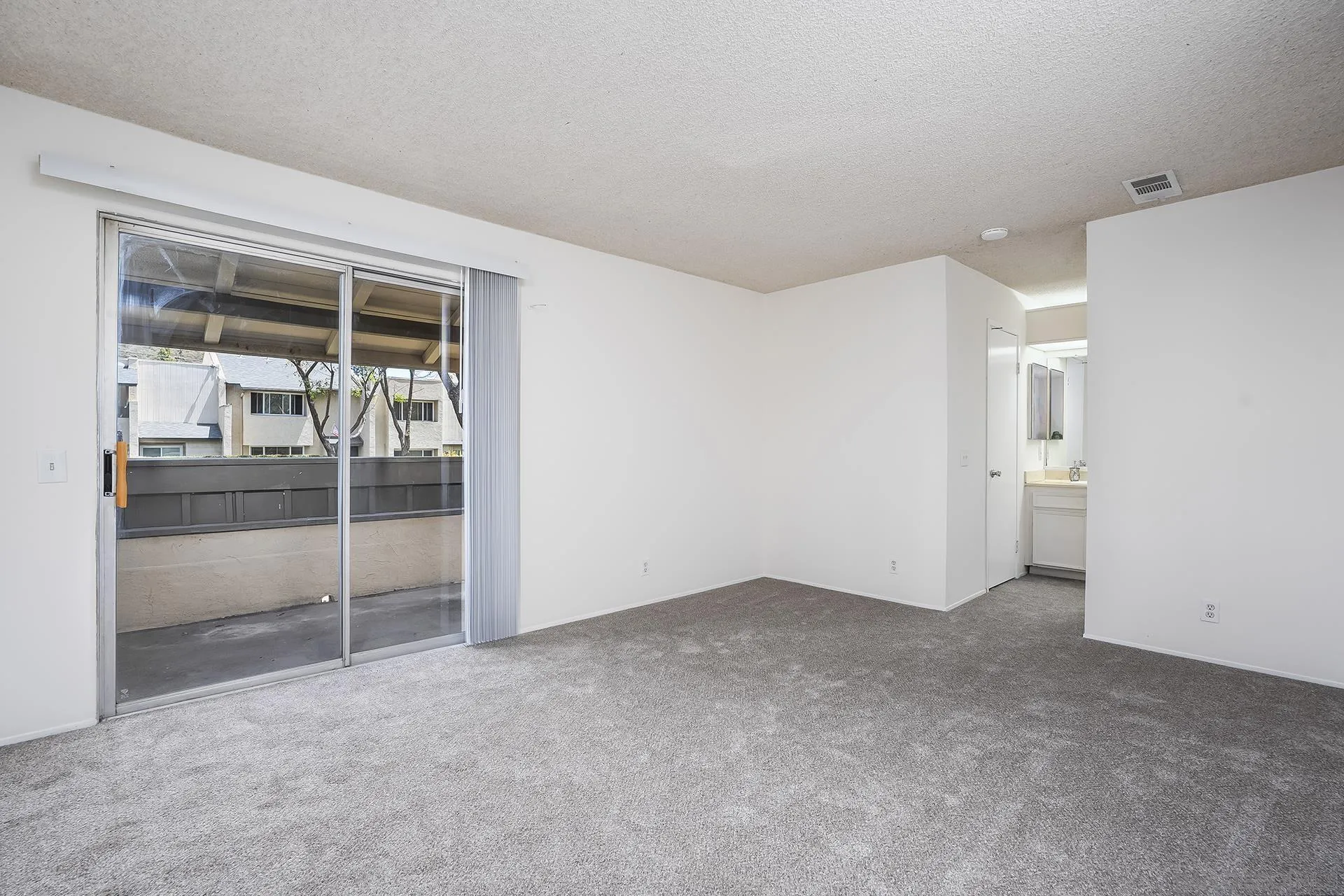 https://cdn.realtyfeed.com/cdn/127/260009757/32ded35eed8066ec9b4f483182157be7.webp