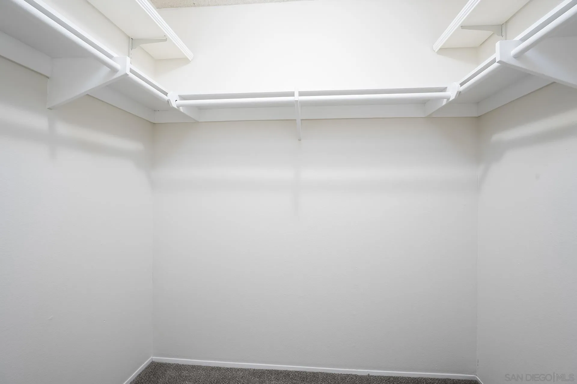 https://cdn.realtyfeed.com/cdn/127/260009757/9bcd2a10b9f04113fbc81c7b6dc2059d.webp
