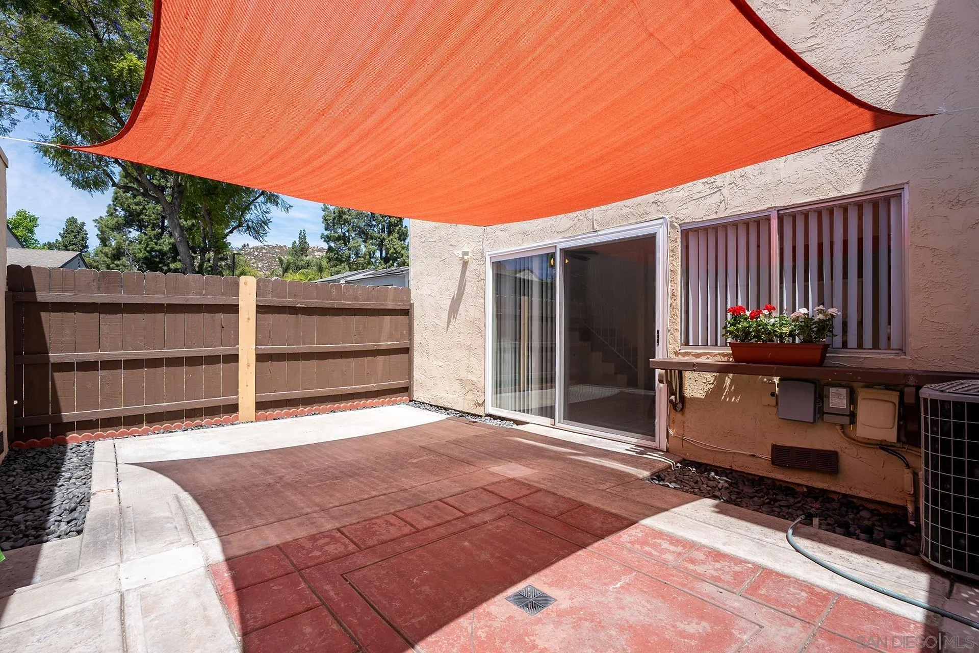 https://cdn.realtyfeed.com/cdn/127/260009757/c1e3fd3f2698f7312acf43e4d4716d99.webp