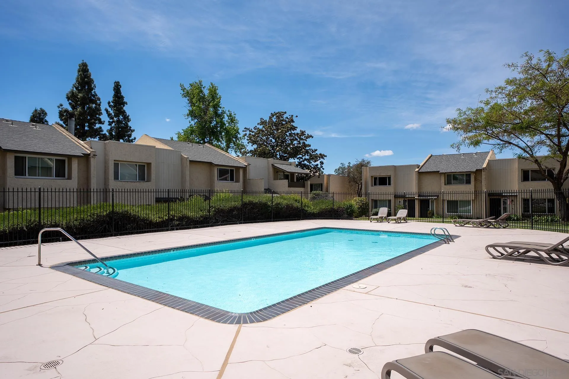 https://cdn.realtyfeed.com/cdn/127/260009757/ce4bfe19cad462dc674f1bed55183840.webp