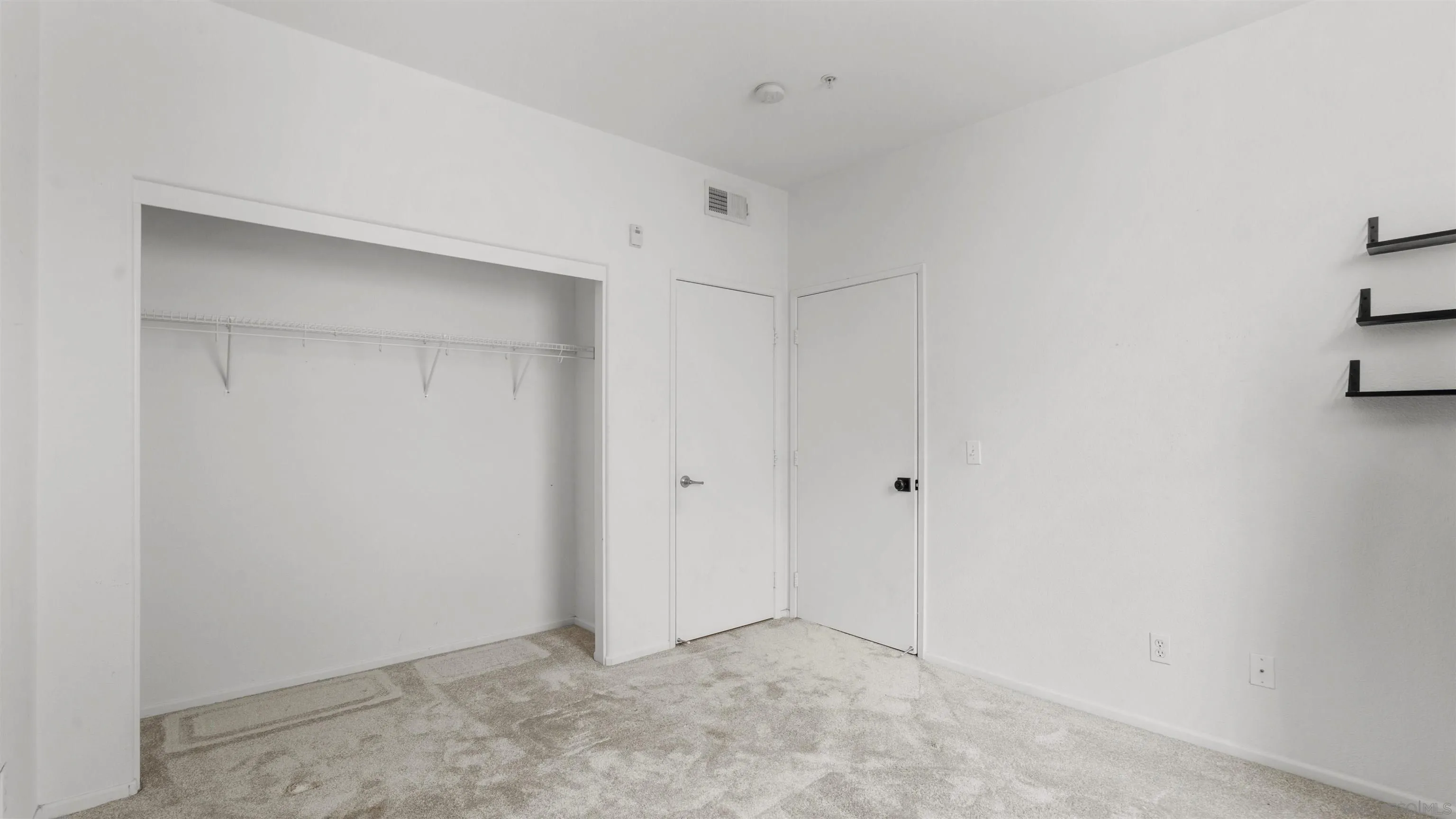 Photo #33: 260009761 Listing: Photo #33