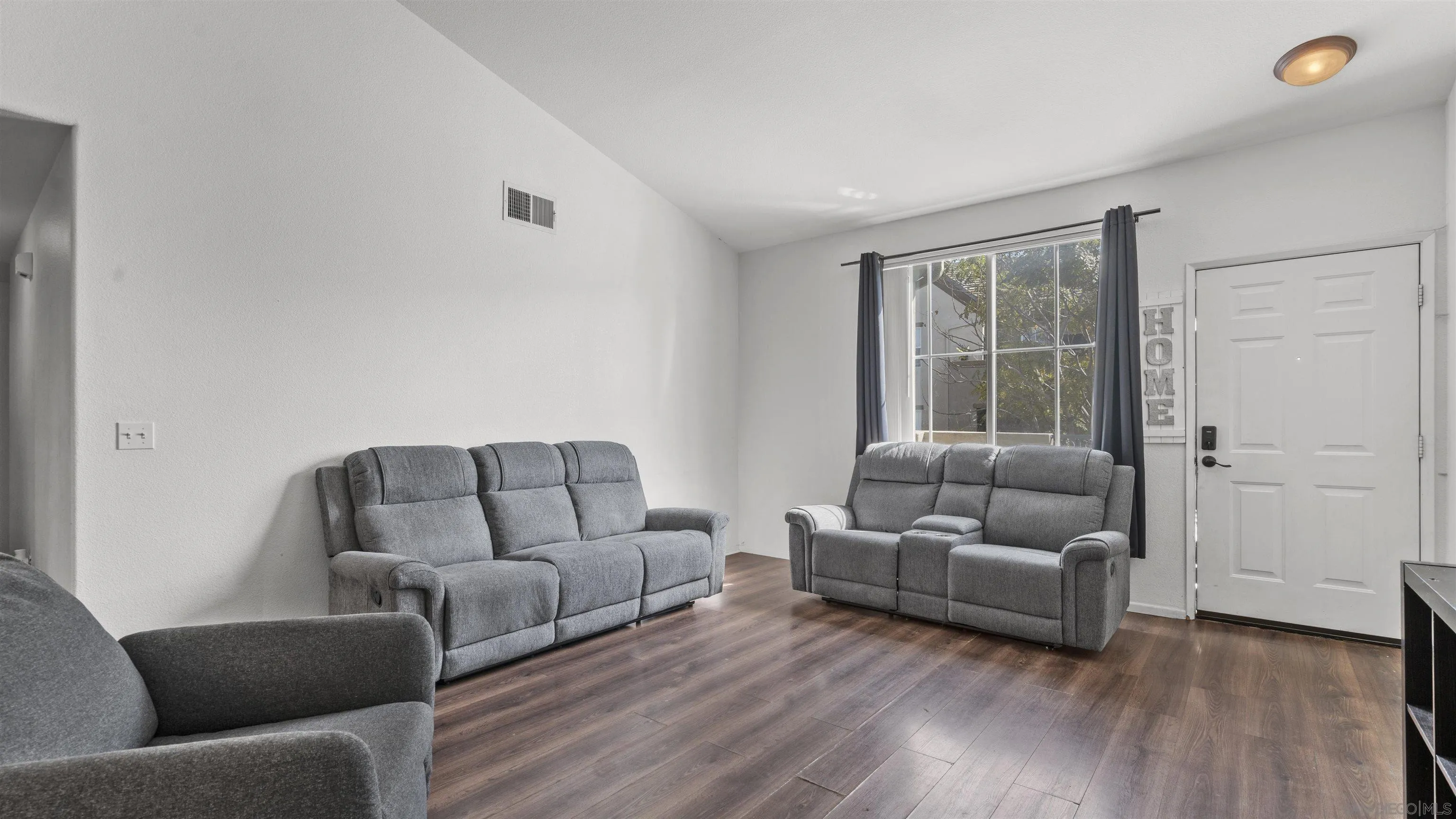 Photo #6: 260009761 Listing: Photo #6