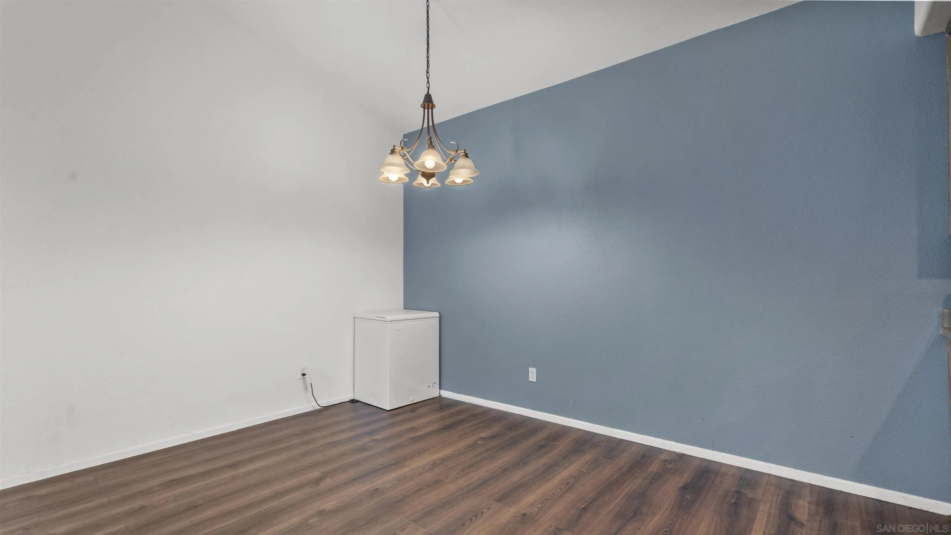 Photo #8: 260009761 Listing: Photo #8