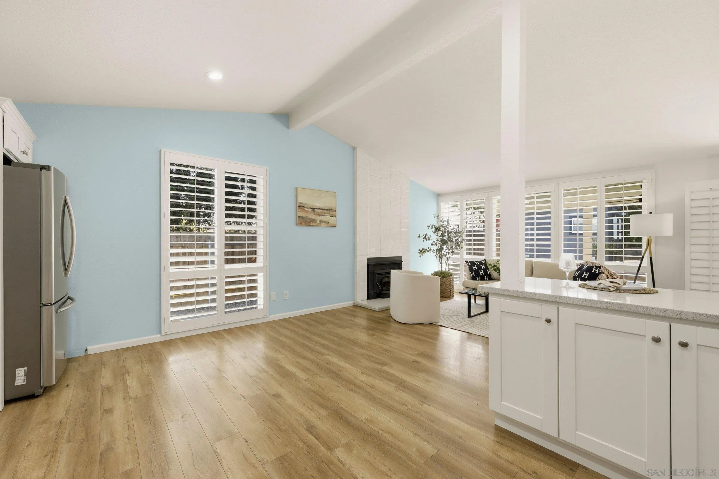 https://cdn.realtyfeed.com/cdn/127/260009762/fb0998a87dda4df78db2638642948647.webp