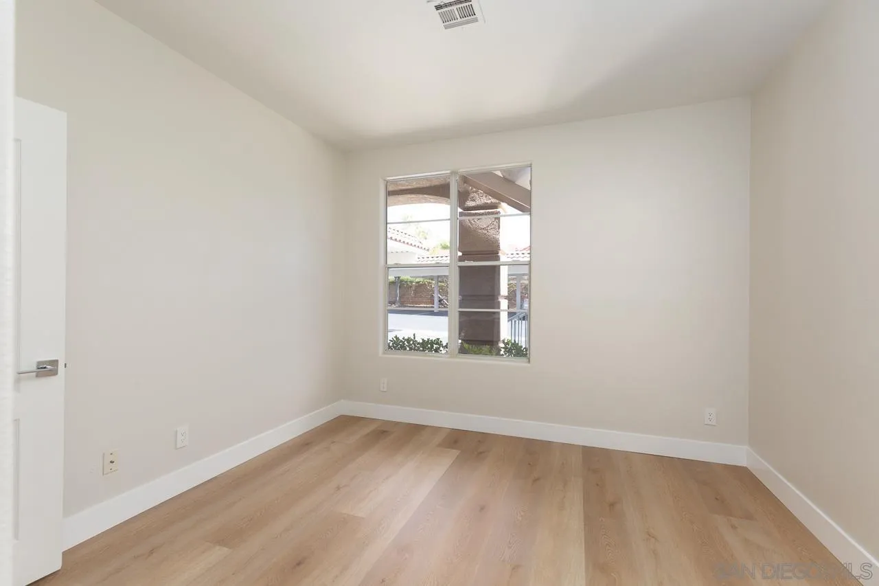 Photo #13: 260009766 Listing: Photo #13