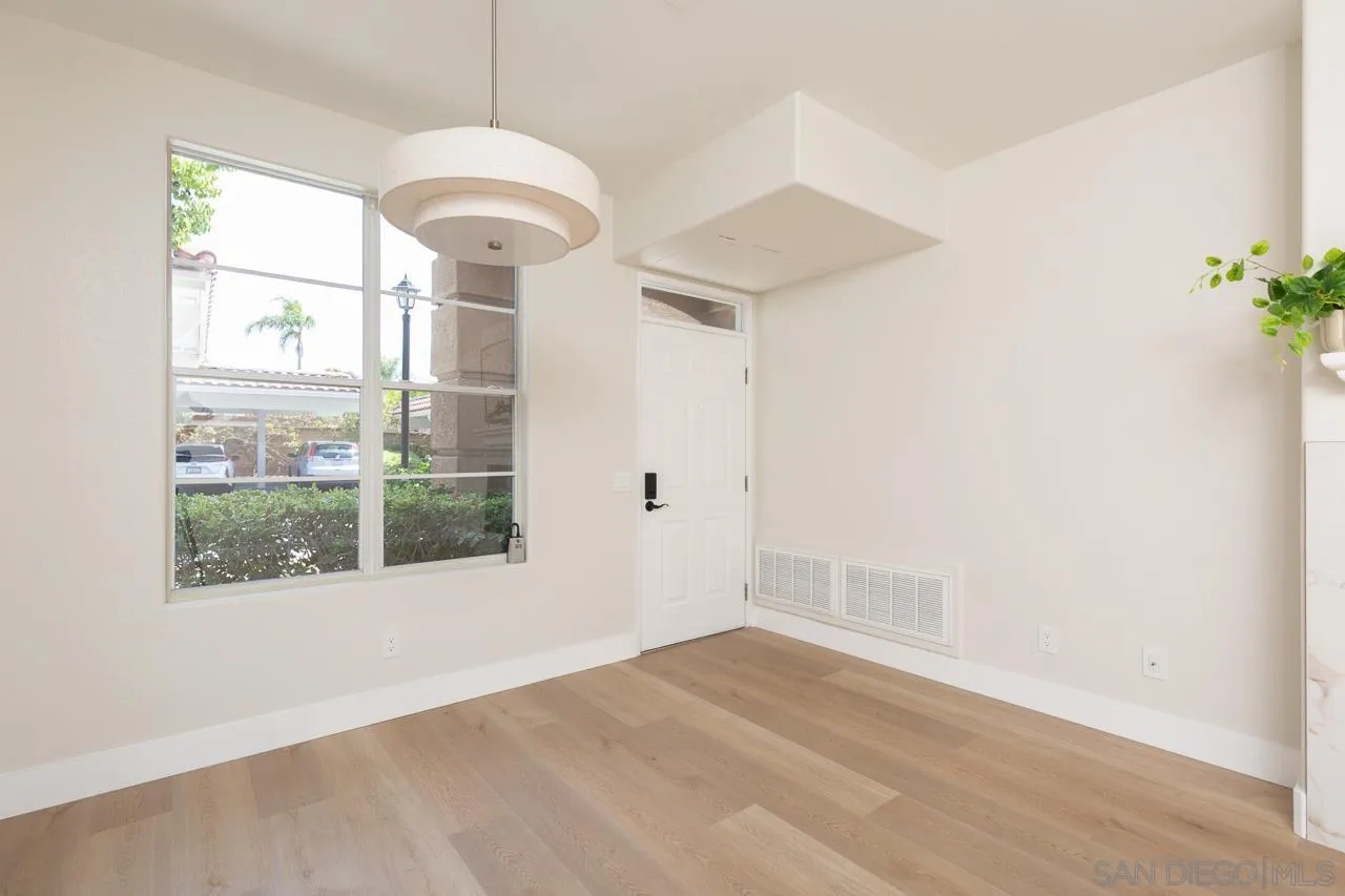 Photo #8: 260009766 Listing: Photo #8