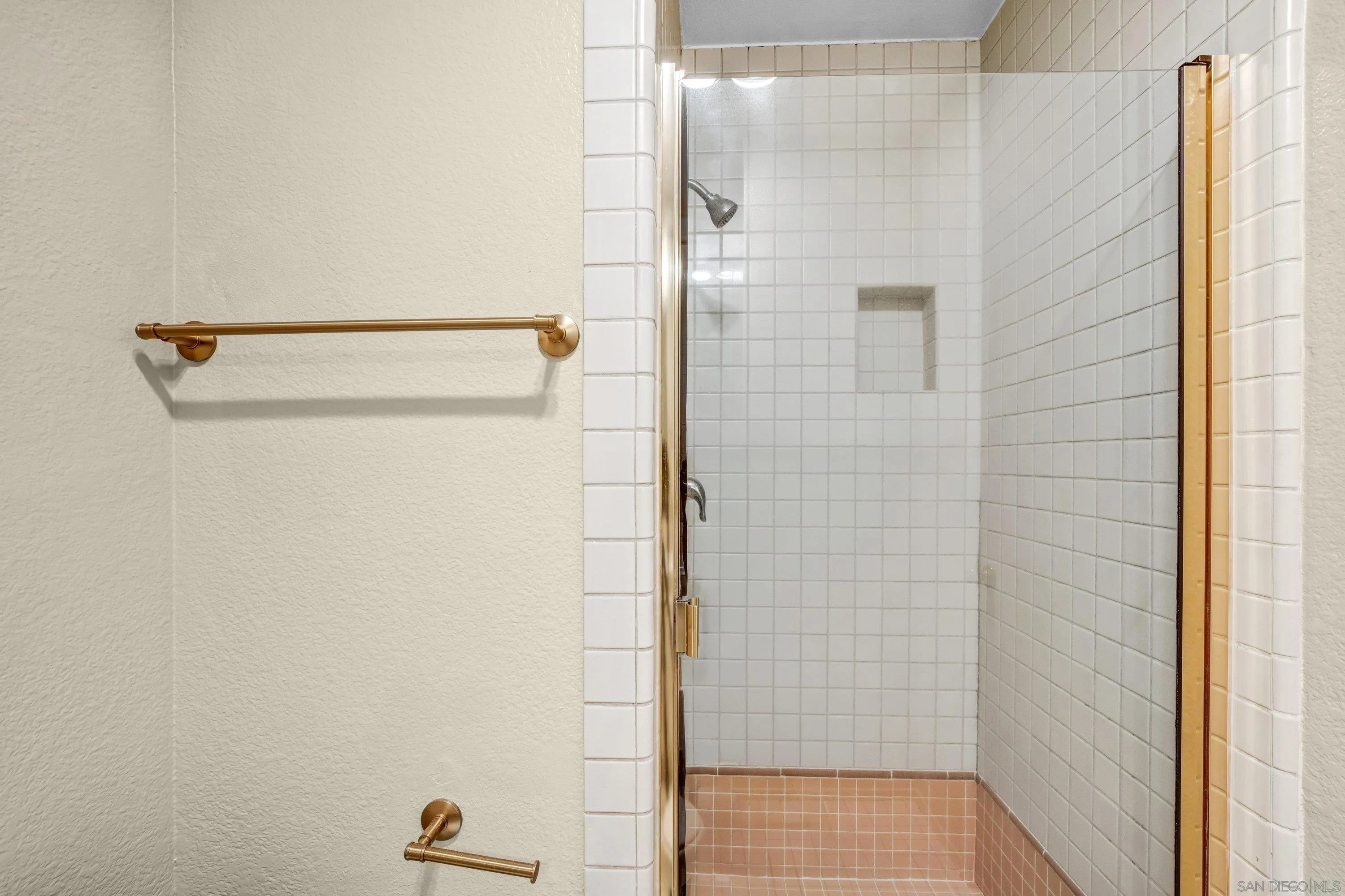 https://cdn.realtyfeed.com/cdn/127/260009767/1dbea35c6a02f2e3fc6ed39e59313973.webp