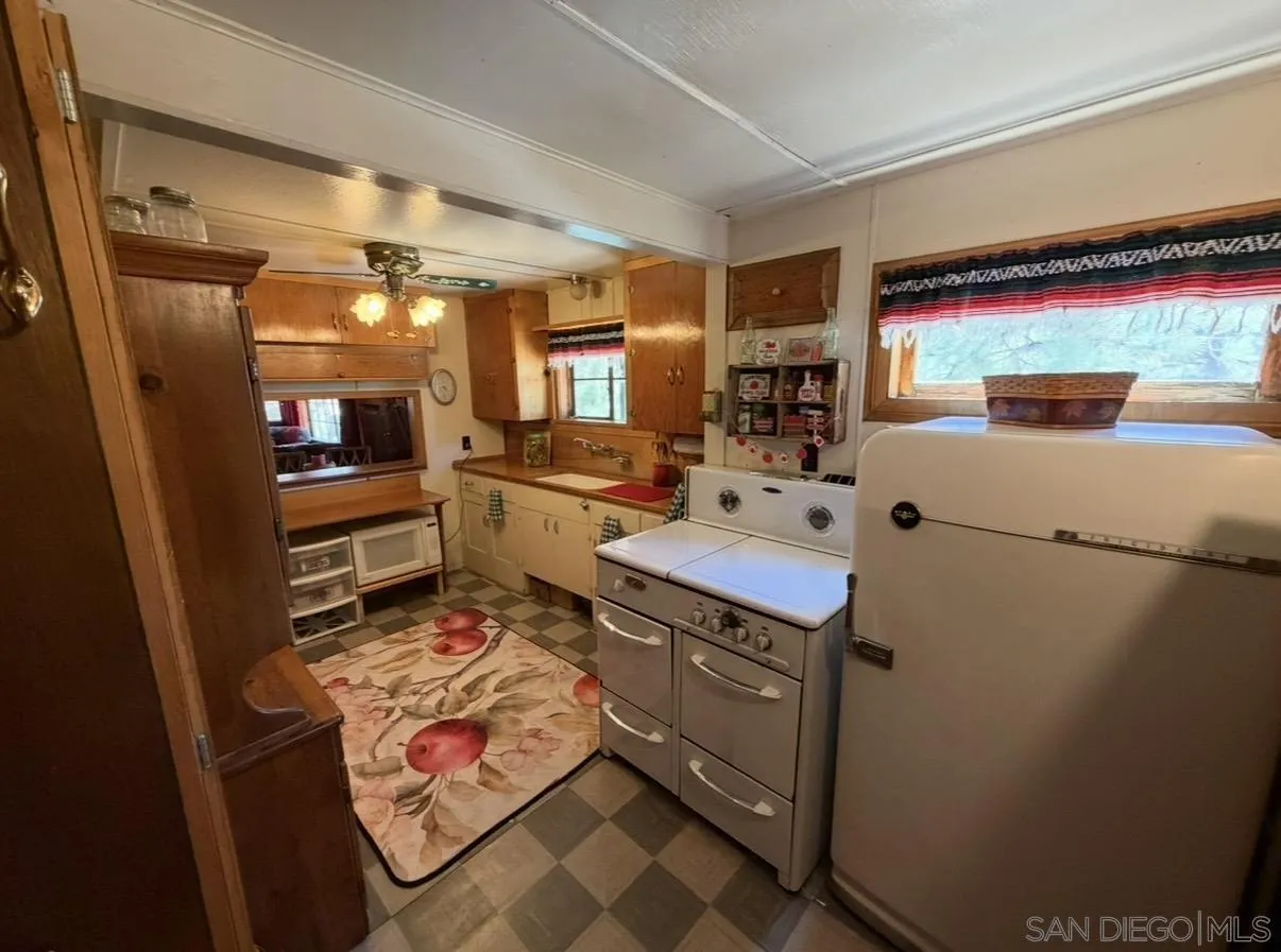 33140 Juniper Lane, Green Valley Lake, CA, 92341