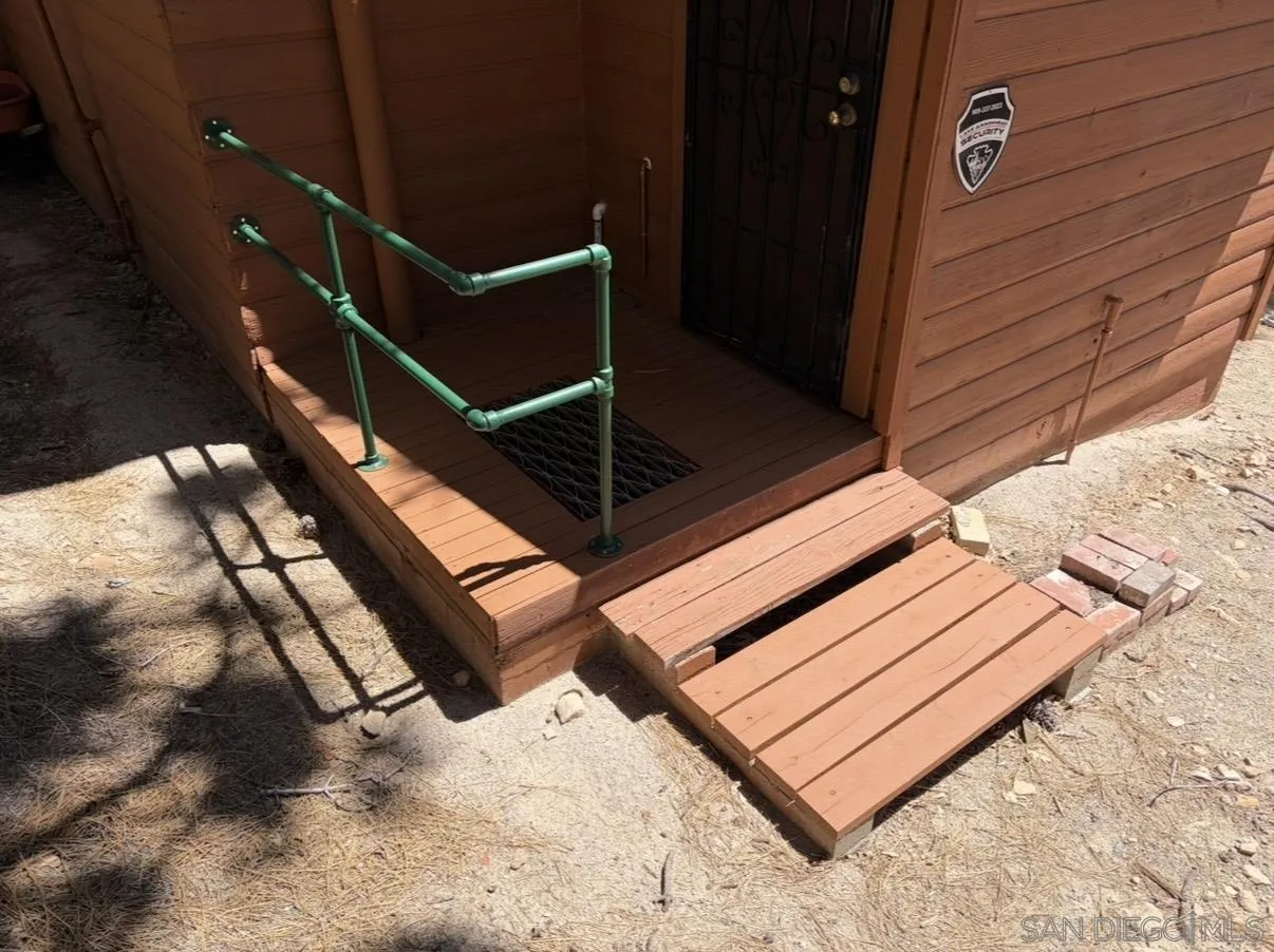 33140 Juniper Lane, Green Valley Lake, CA, 92341