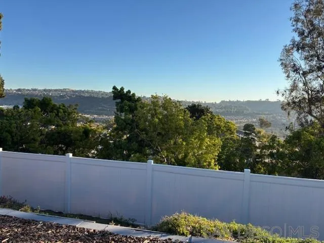https://cdn.realtyfeed.com/cdn/127/260009775/b5e8668f0411c93eb4dfffb290814183.webp