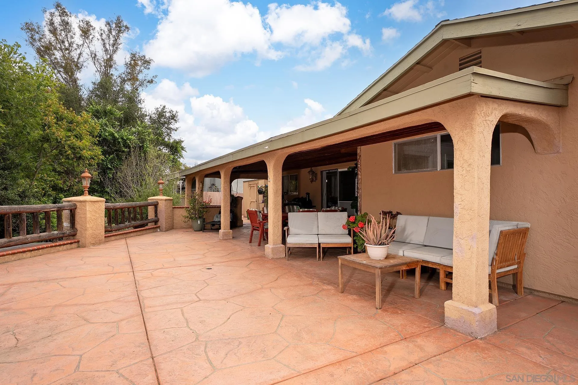 https://cdn.realtyfeed.com/cdn/127/260009790/accbb5b2db83924d02934437944c468f.webp