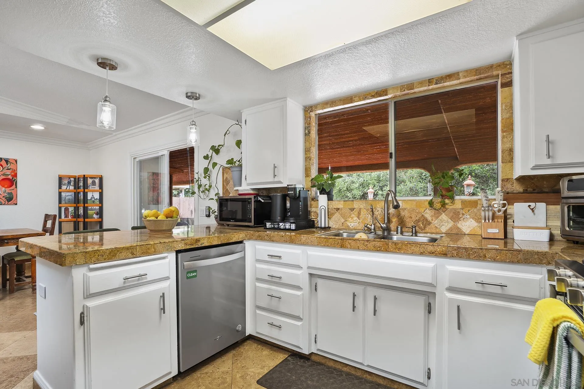 https://cdn.realtyfeed.com/cdn/127/260009790/e791f43be5afbfcaf963be4e0665e432.webp