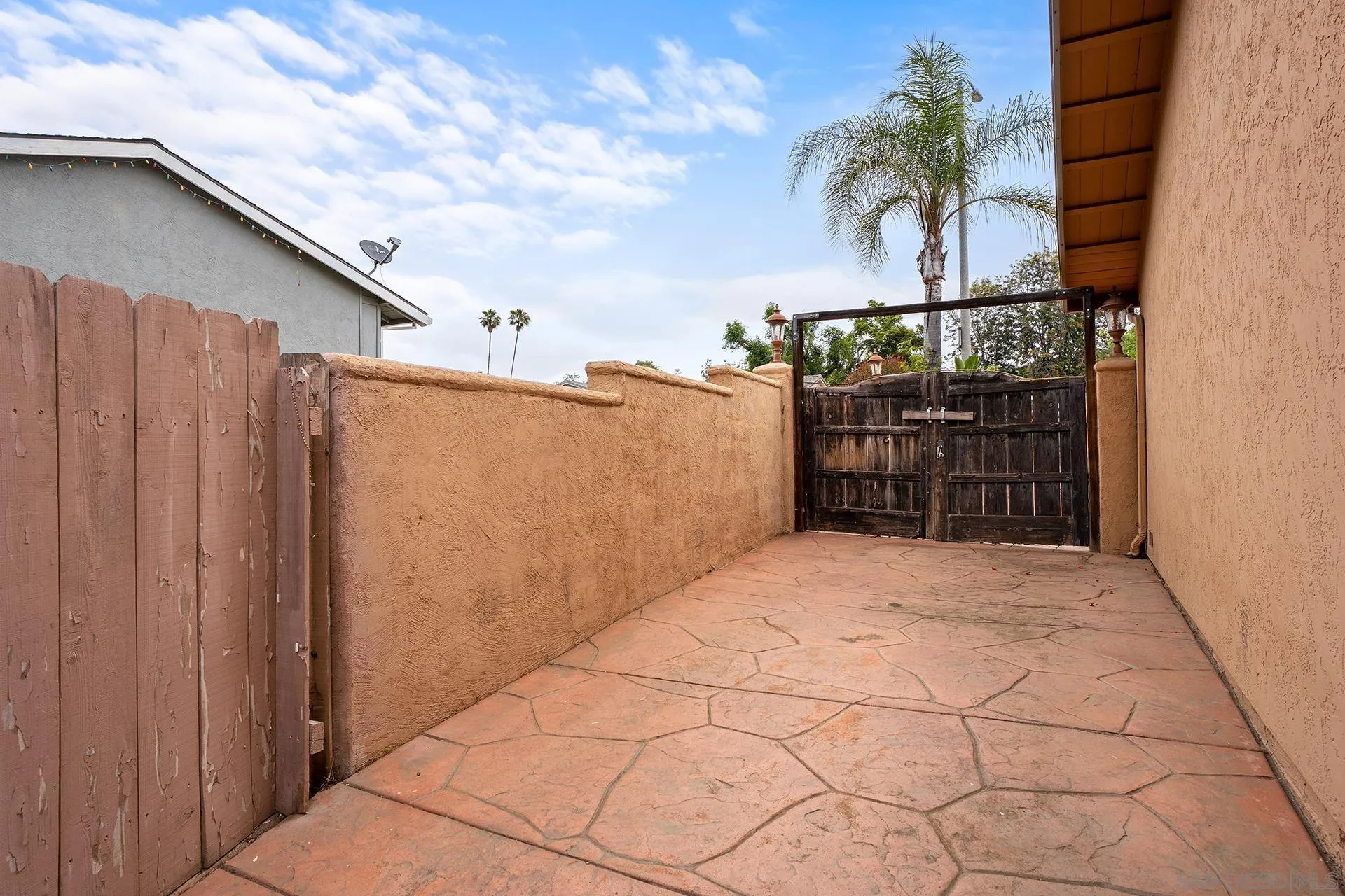 https://cdn.realtyfeed.com/cdn/127/260009790/f341205085678601b8faea77330fe125.webp