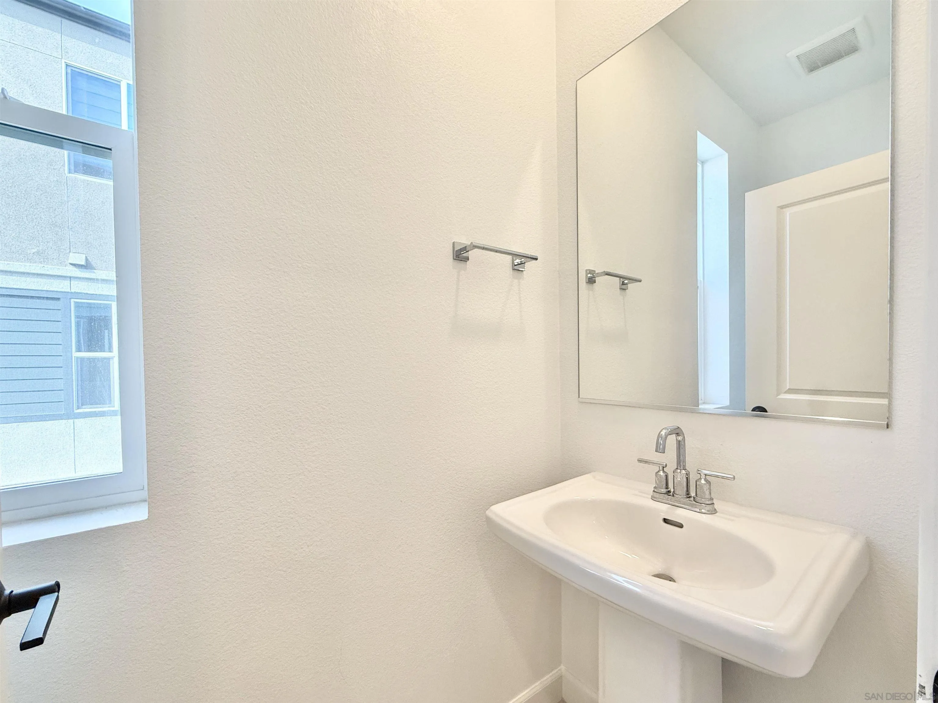 Photo #15: 260009798 Listing: Photo #15