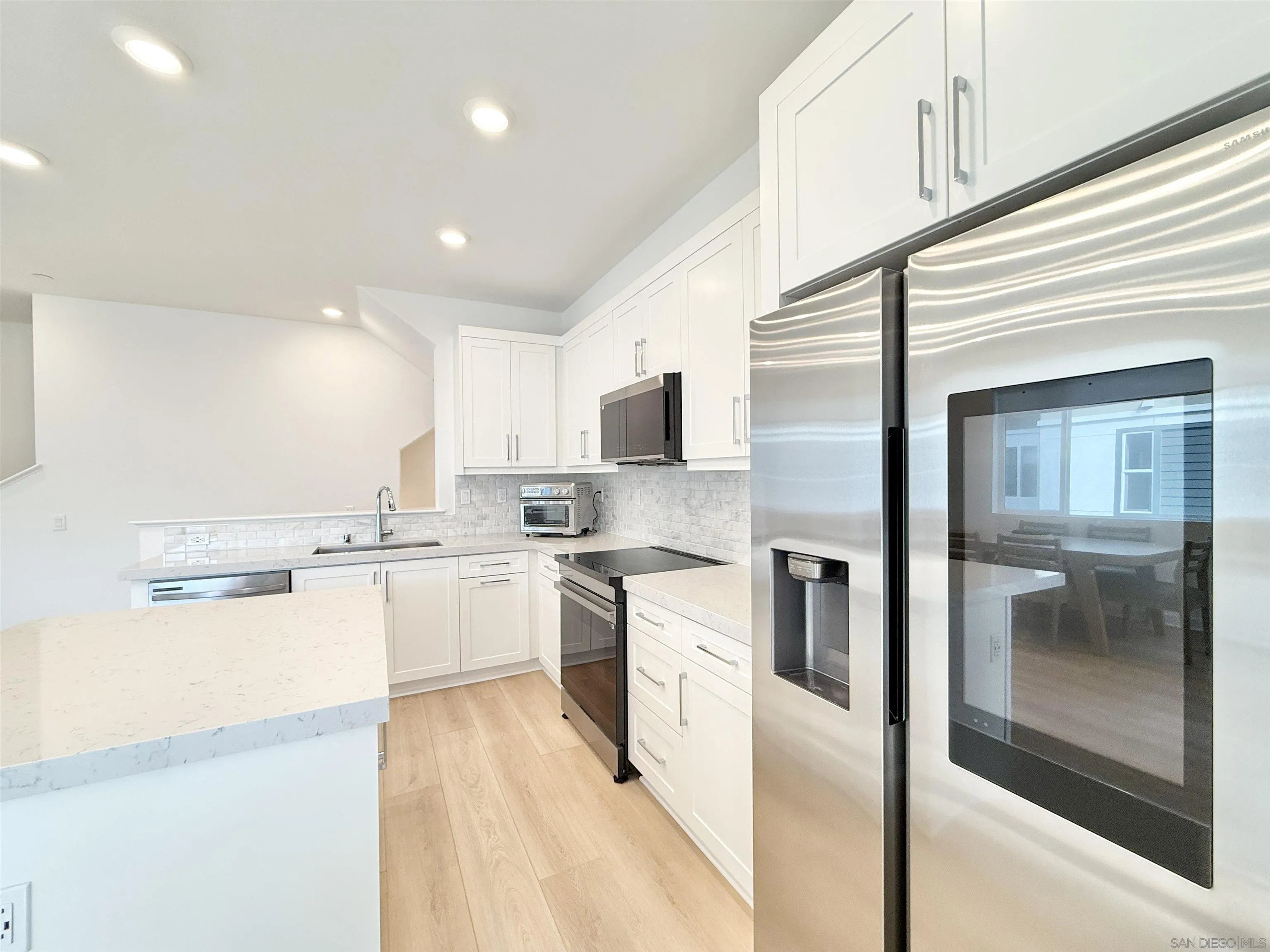 Photo #8: 260009798 Listing: Photo #8