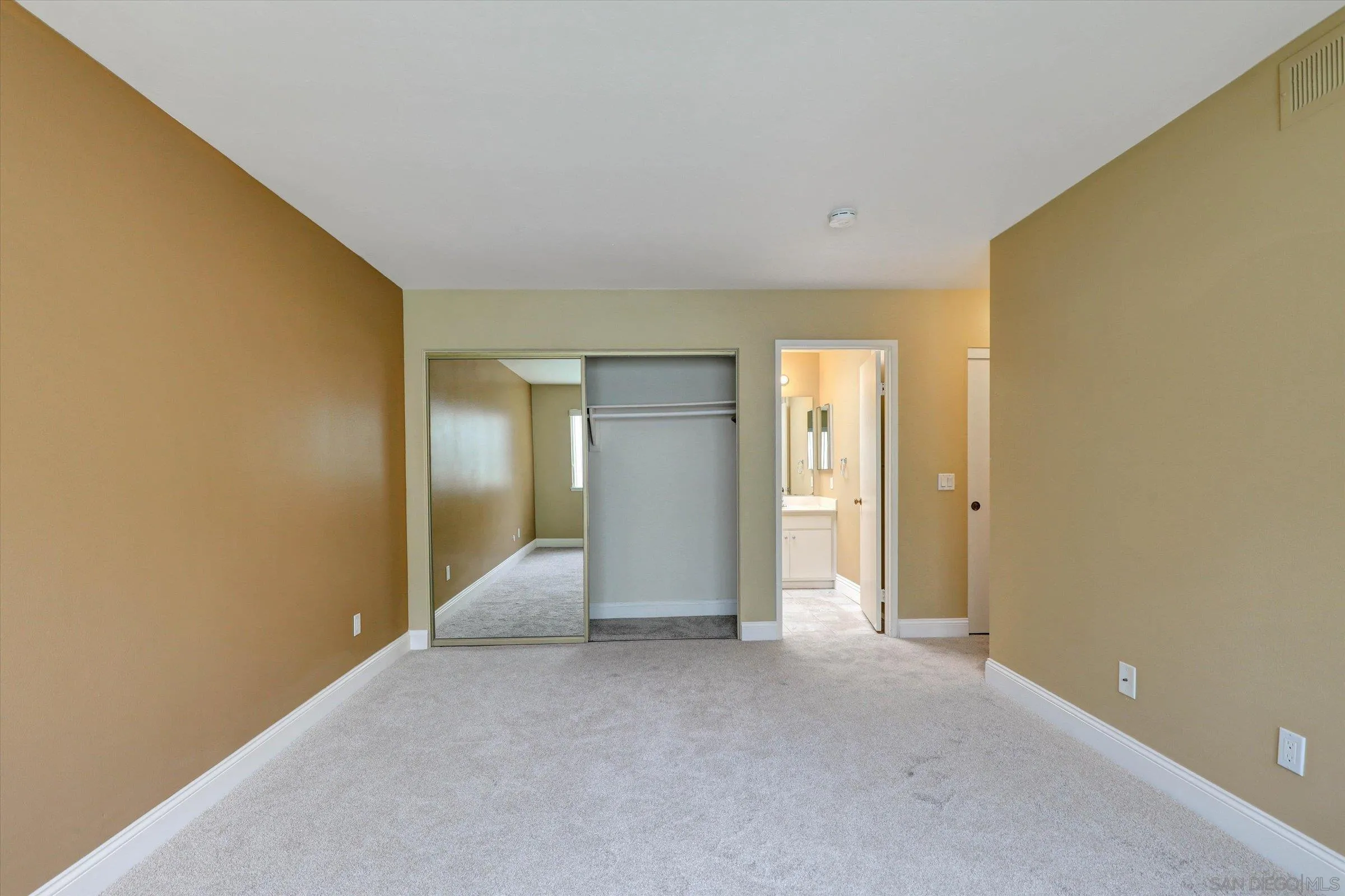 Photo #11: 260009799 Listing: Photo #11