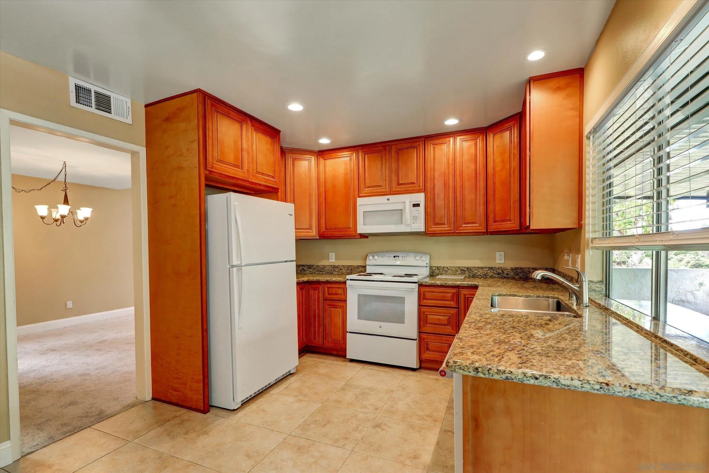 Photo #7: 260009799 Listing: Photo #7