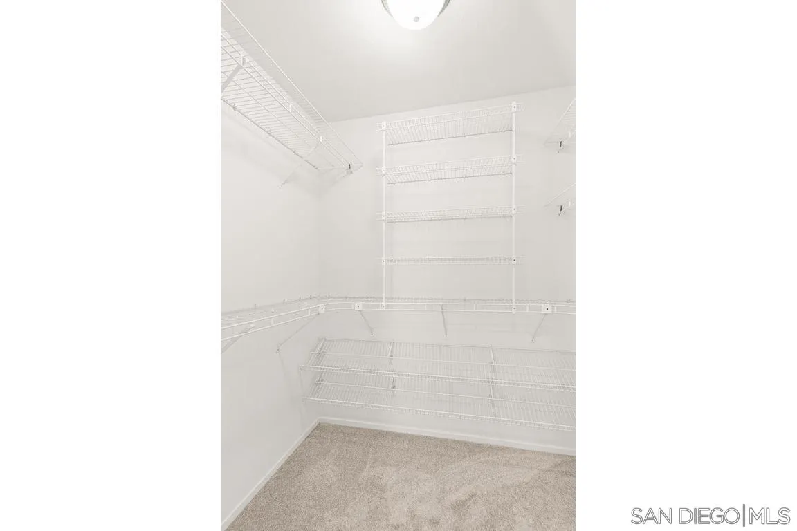 https://cdn.realtyfeed.com/cdn/127/260009800/1d66a0ee6b7e4f29e9e9ebc61613ef37.webp