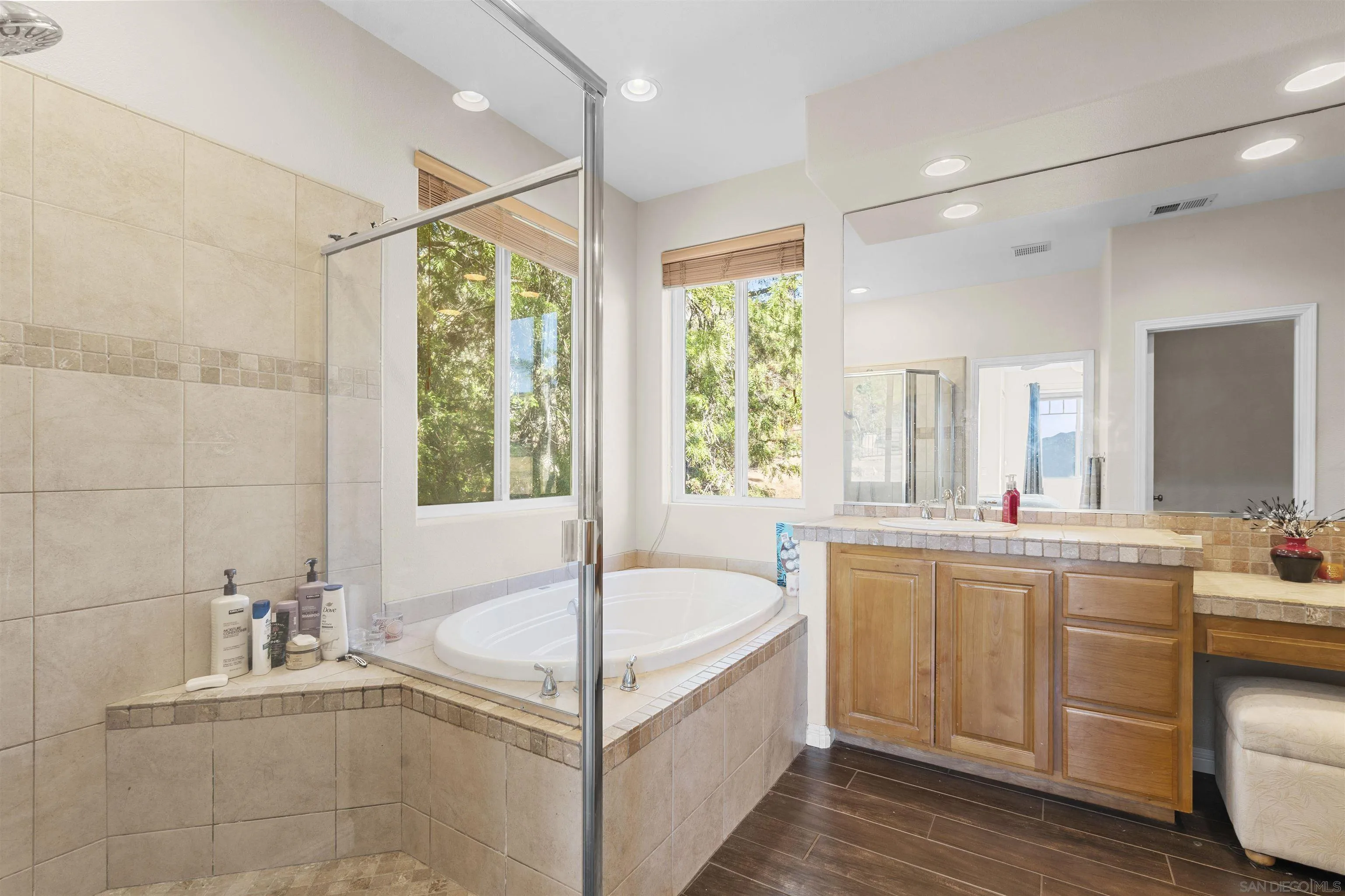 https://cdn.realtyfeed.com/cdn/127/260009801/f300759c570c7ab0e86774eaf4d612ed.webp