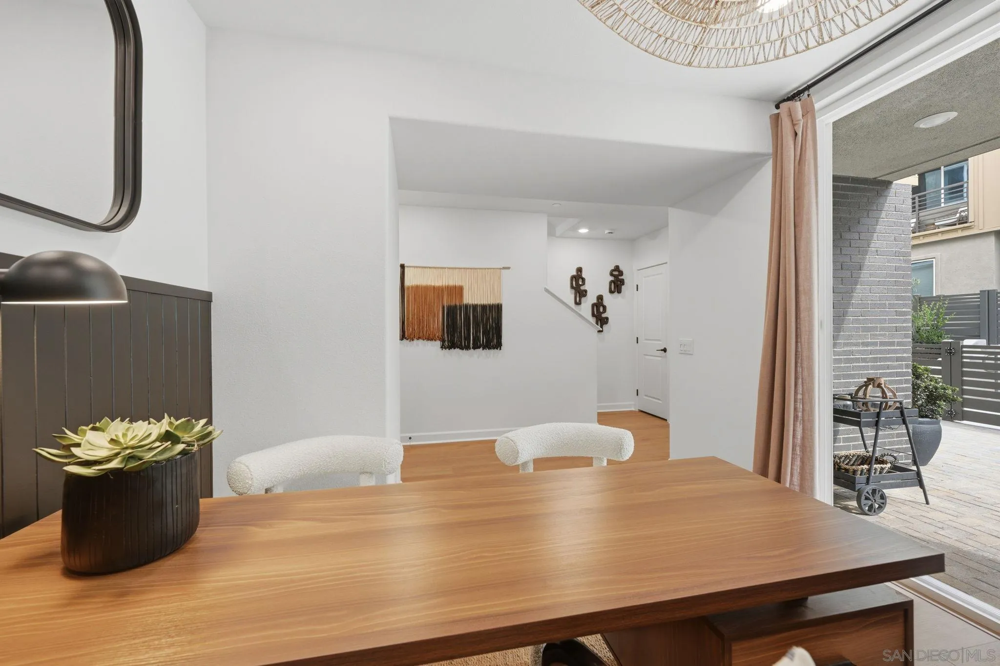 https://cdn.realtyfeed.com/cdn/127/260009812/9decb9314f7fee417898b829e7c5f529.webp