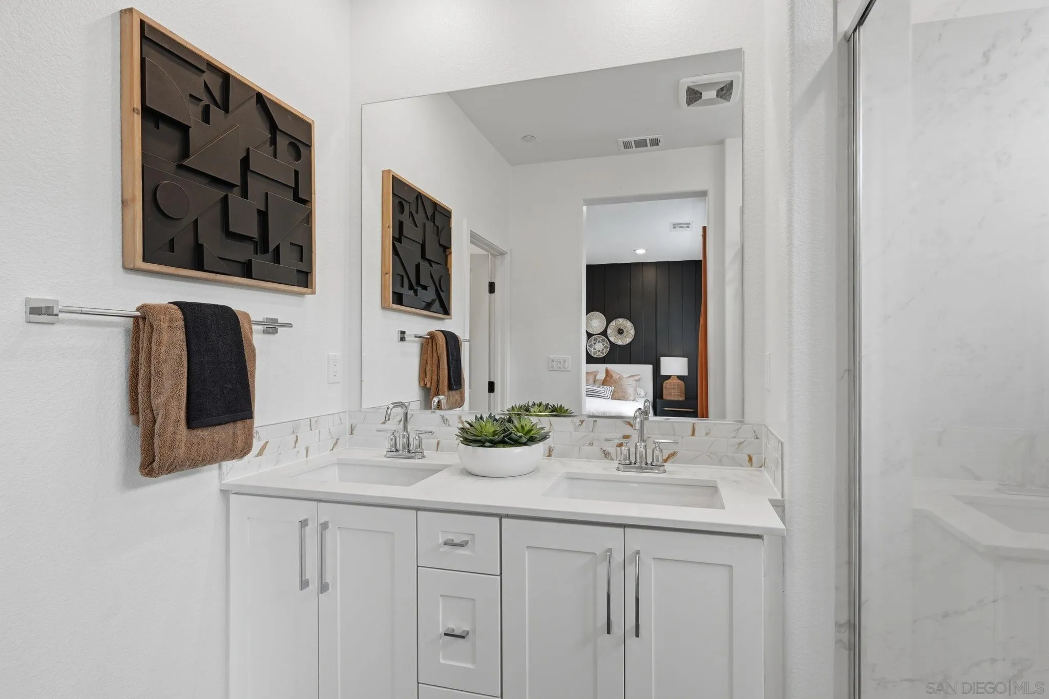 Photo #35: 260009813 Listing: Photo #35