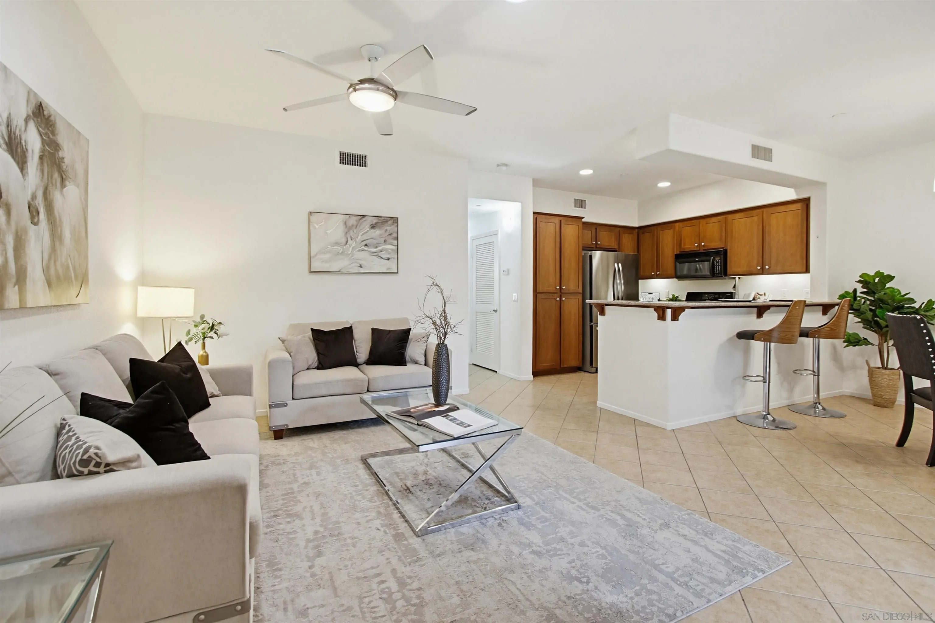 Photo #4: 260009816 Listing: Photo #4