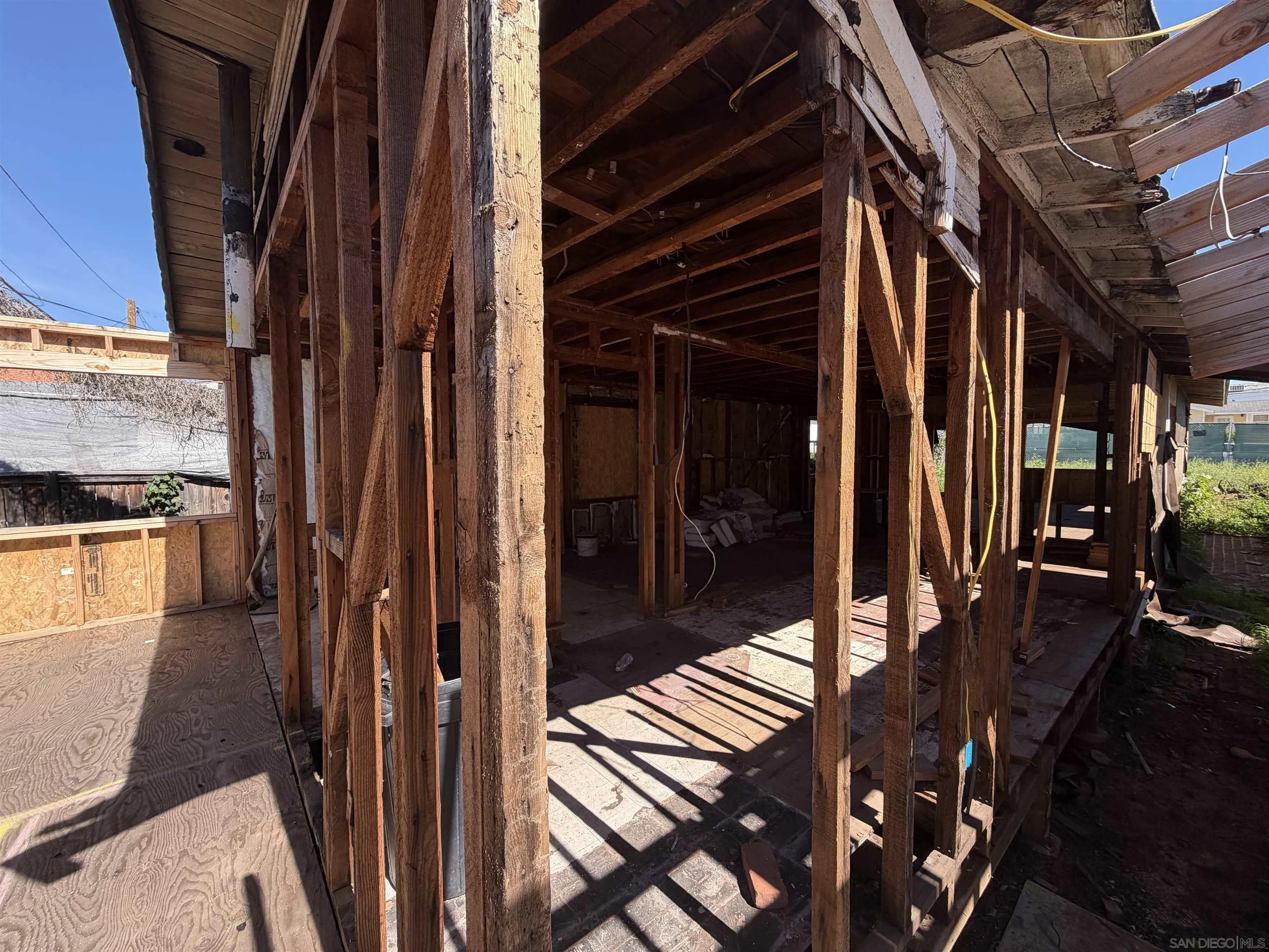 https://cdn.realtyfeed.com/cdn/127/260009819/b80f223c7b00f862ab941f0283f596af.webp