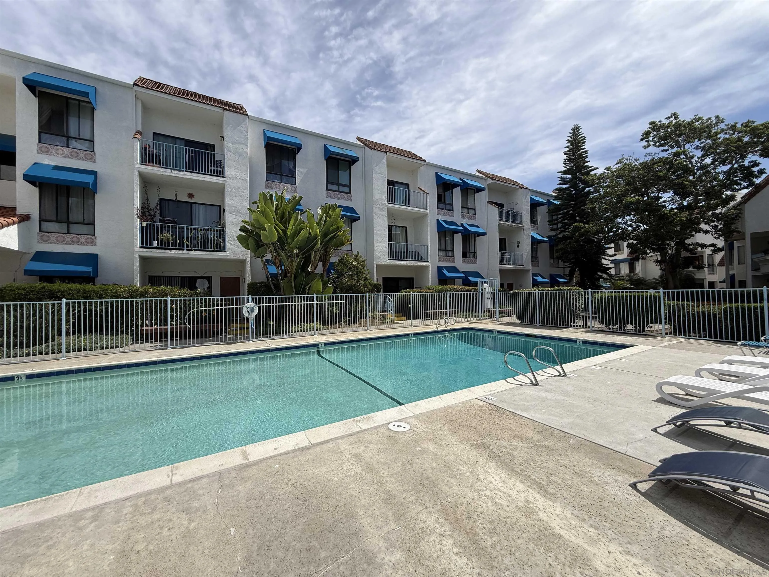 https://cdn.realtyfeed.com/cdn/127/260009825/a659b8cbdf31dde56e1f17787497536a.webp