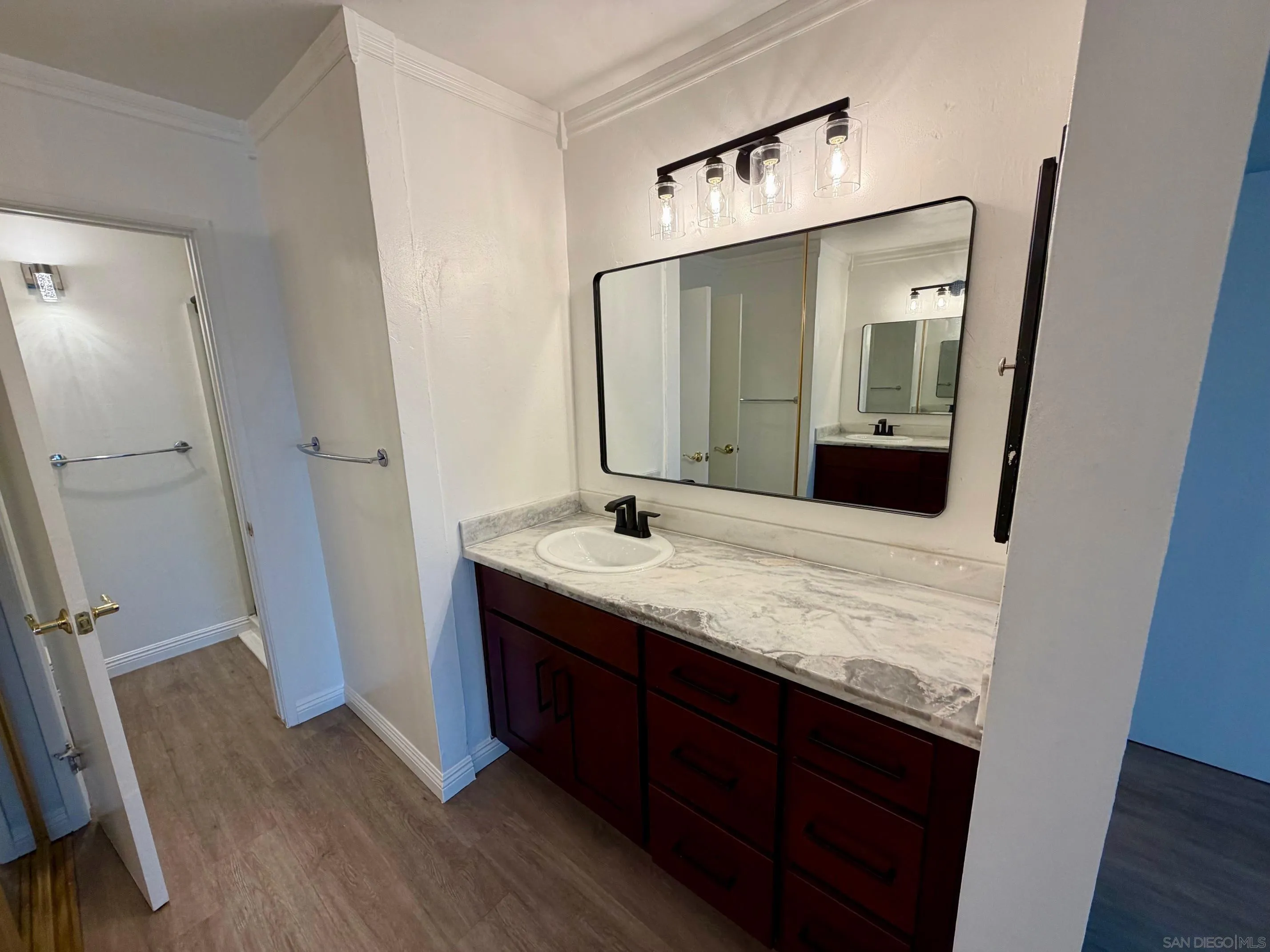 Photo #8: 260009828 Listing: Photo #8