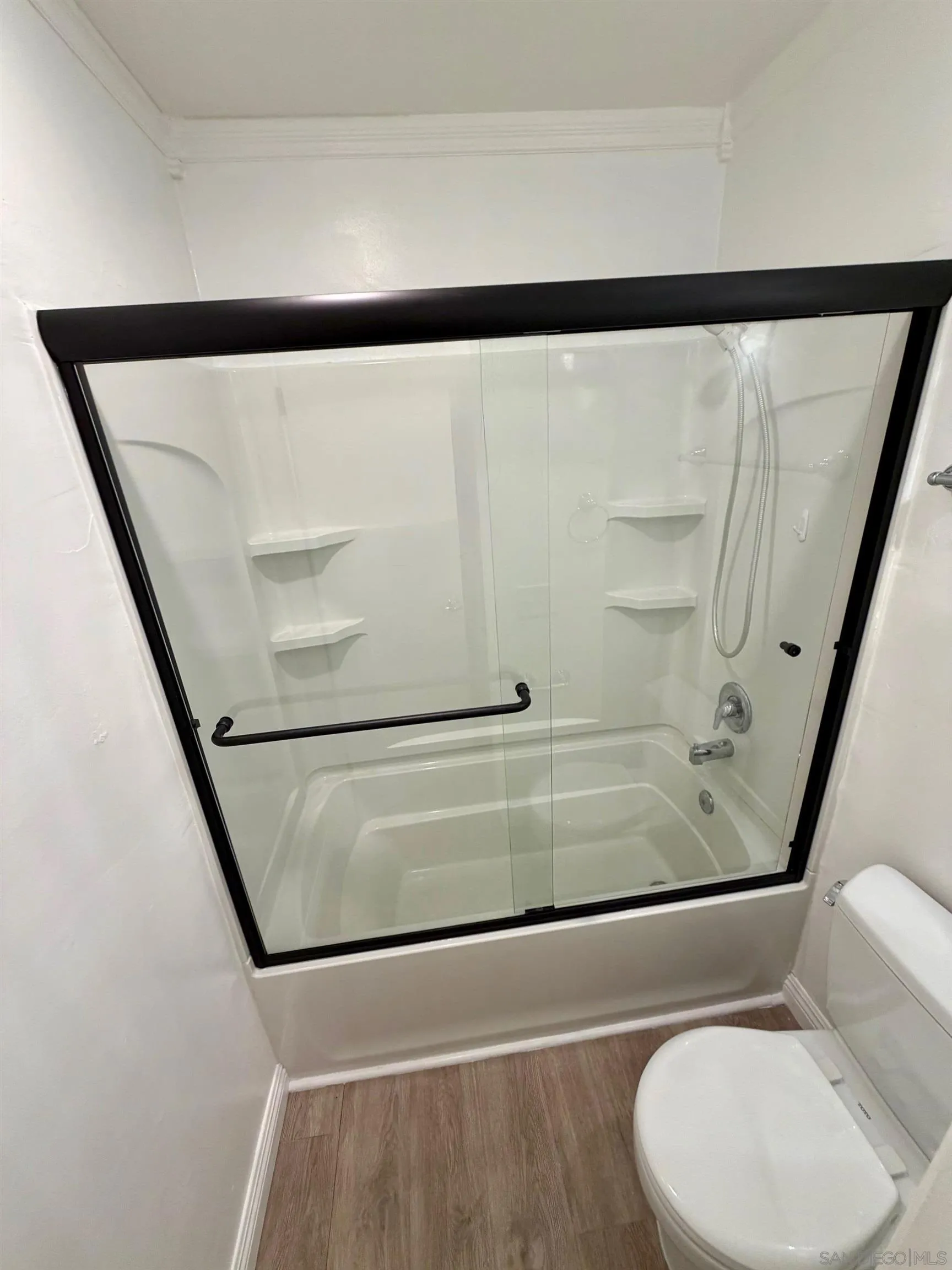 Photo #6: 260009828 Listing: Photo #6