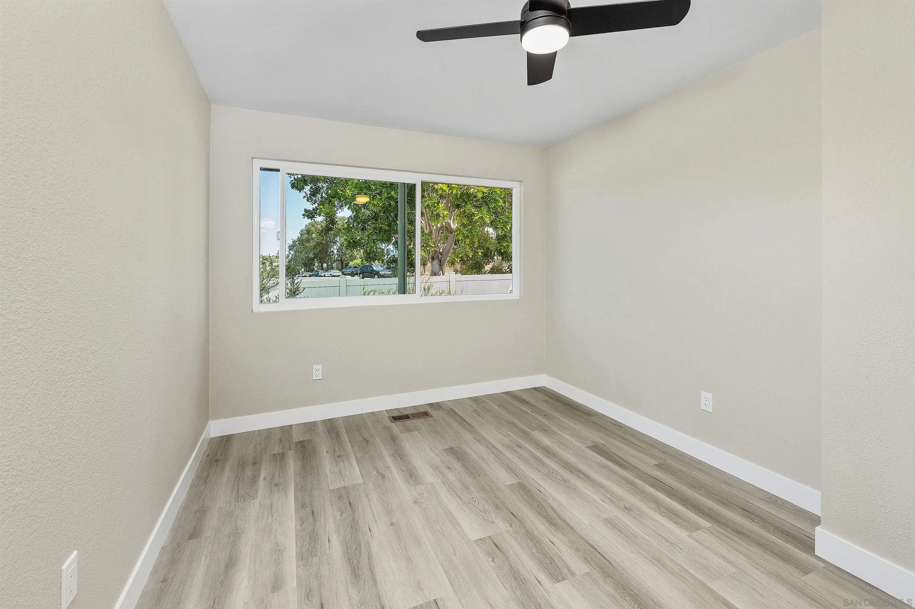 Photo #12: 260009830 Listing: Photo #12