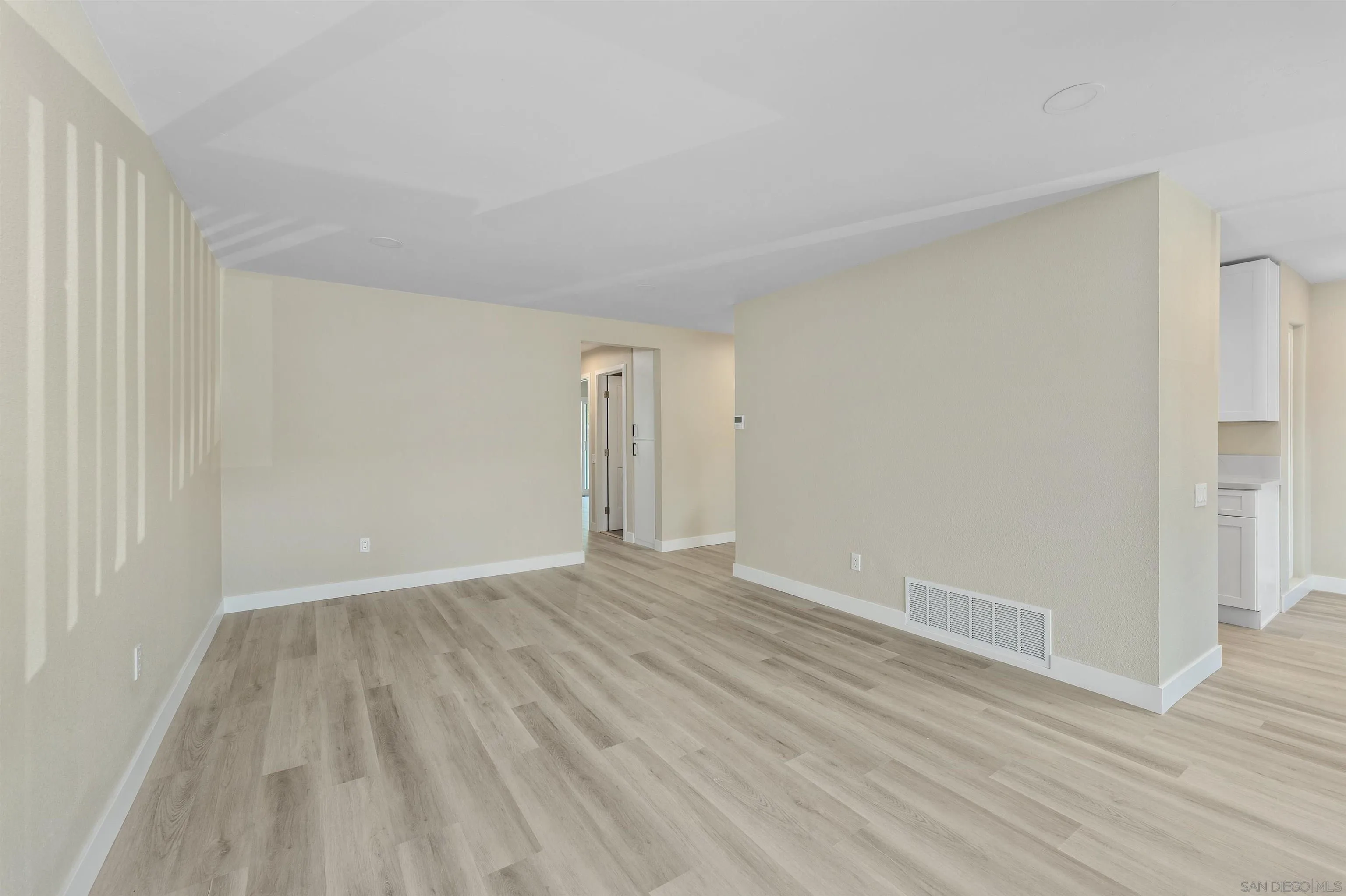Photo #6: 260009830 Listing: Photo #6