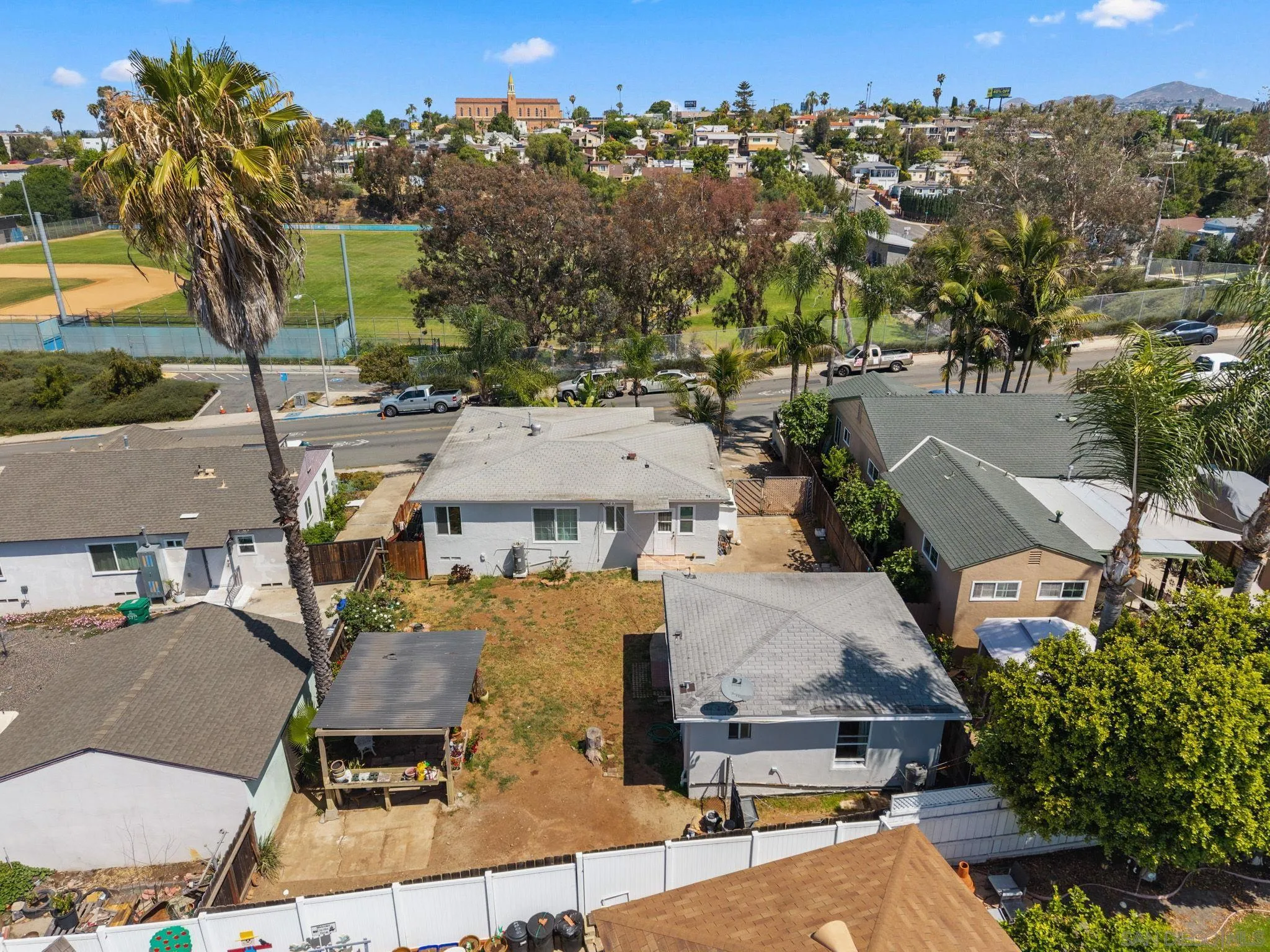 https://cdn.realtyfeed.com/cdn/127/260009831/7a59cc64bf59f1e3c820d0d9a6e6aa8d.webp