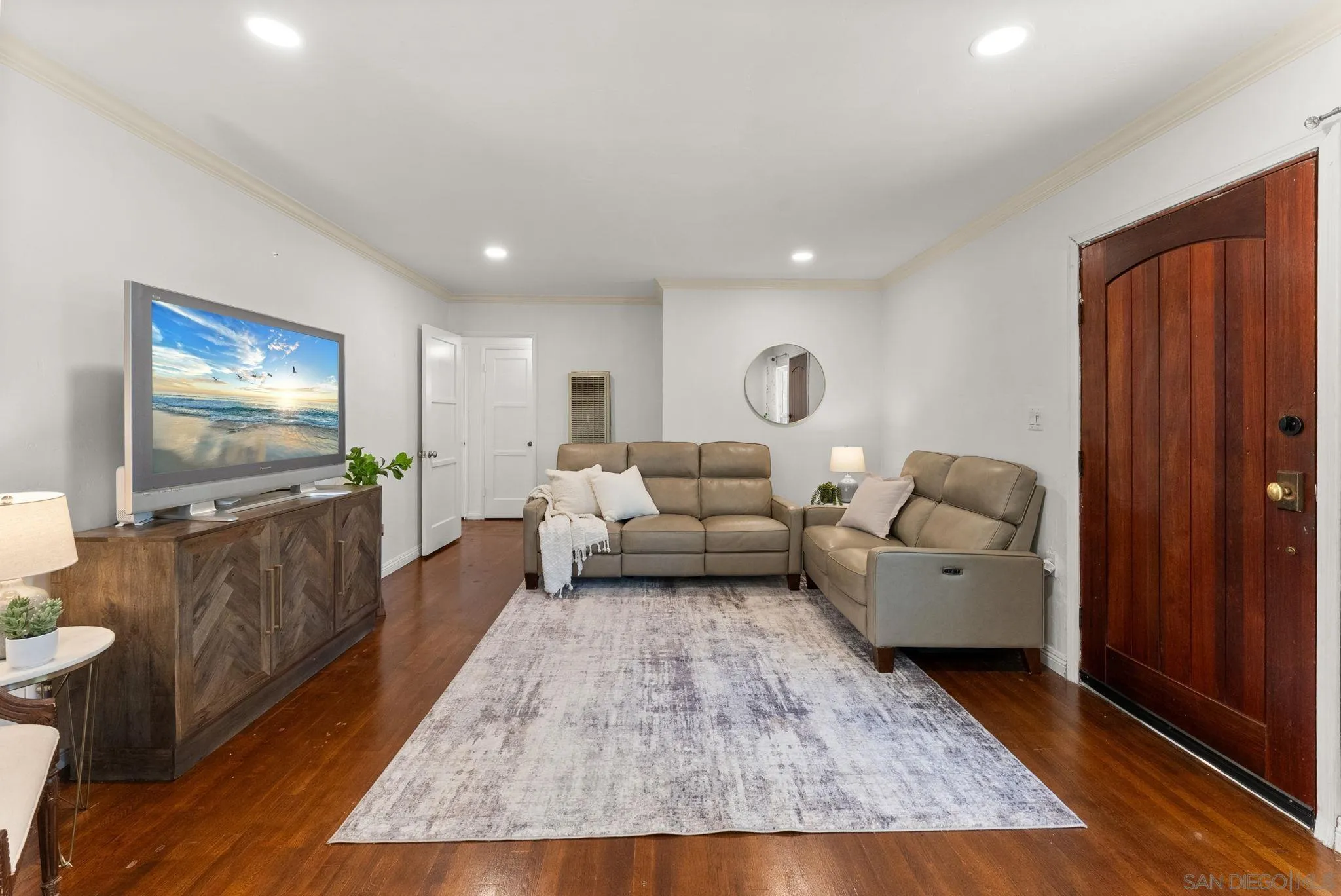 https://cdn.realtyfeed.com/cdn/127/260009831/ccb8af5df0a86847a02f93449a39ec58.webp
