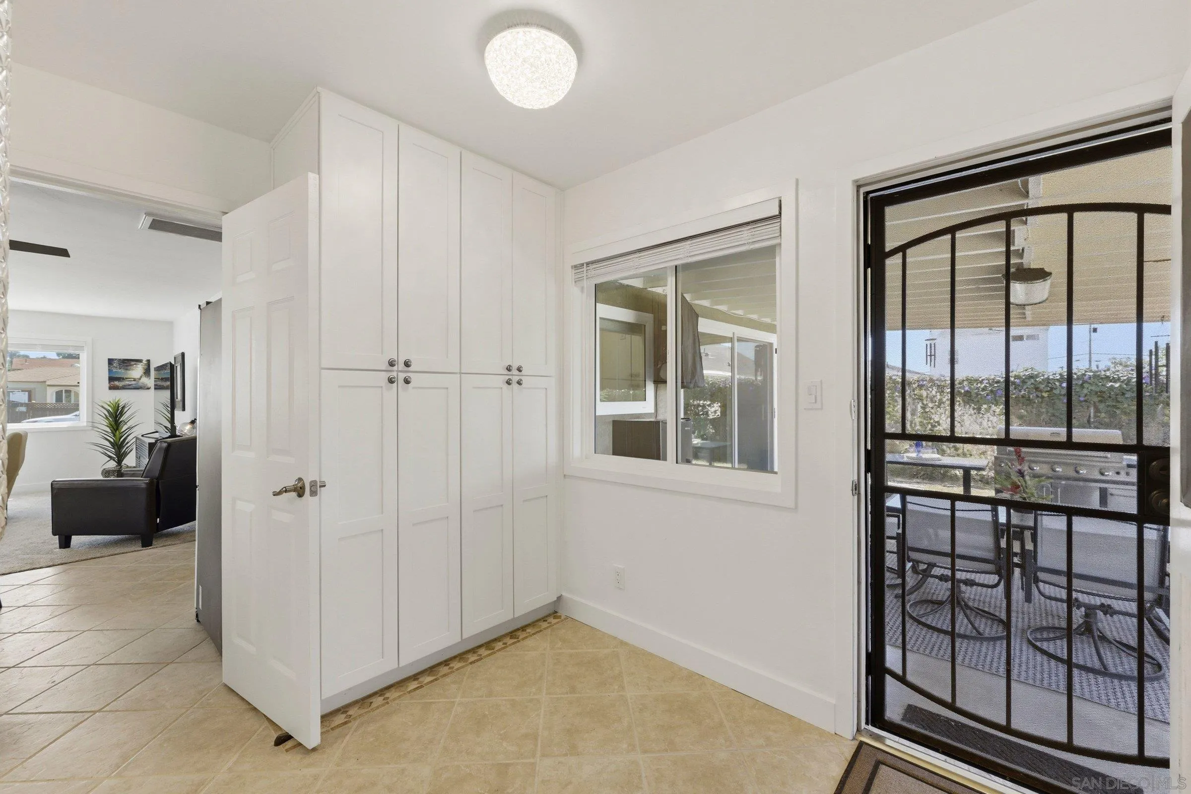 https://cdn.realtyfeed.com/cdn/127/260009836/19c2cdd07a35647a845114611547c1ef.webp