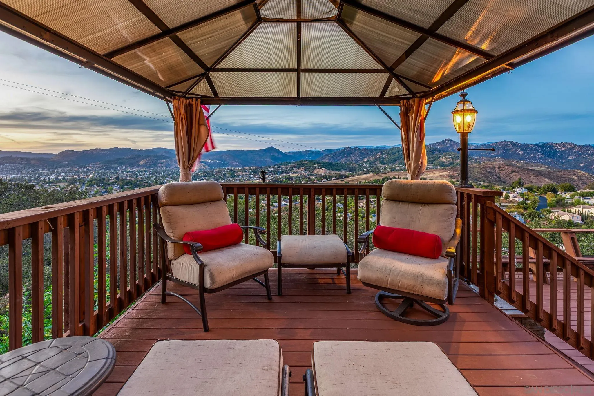 https://cdn.realtyfeed.com/cdn/127/260009838/0f2f9df3486ebe1e11b8afd966ca2936.webp