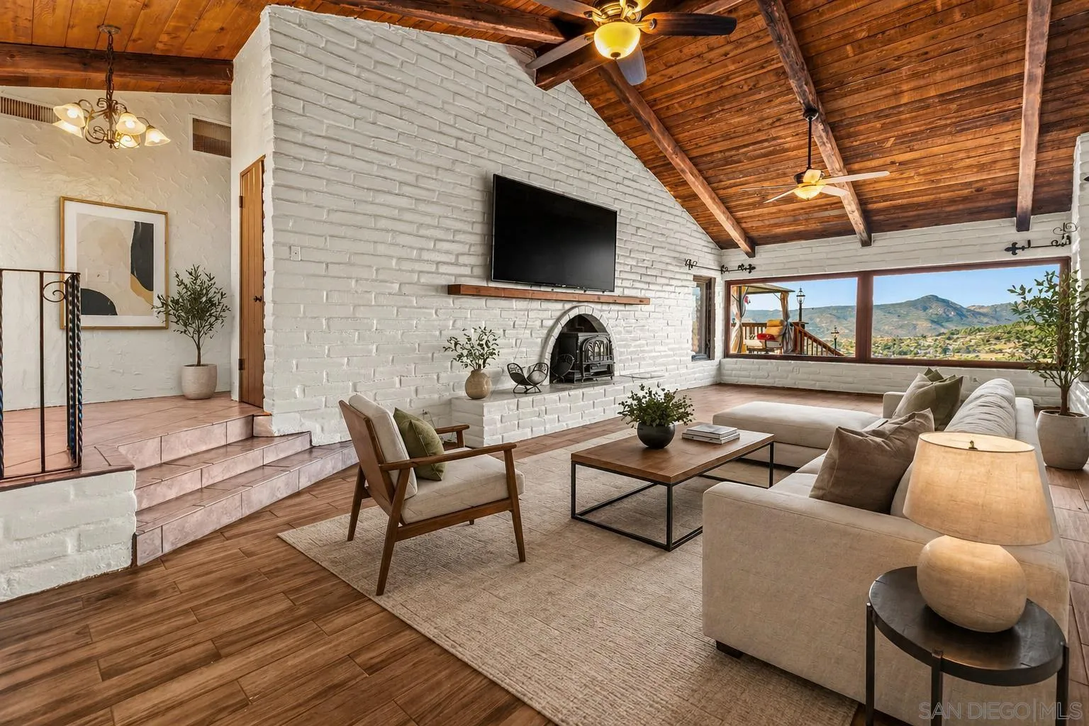 https://cdn.realtyfeed.com/cdn/127/260009838/2504509def06ffede9984da109217cc4.webp
