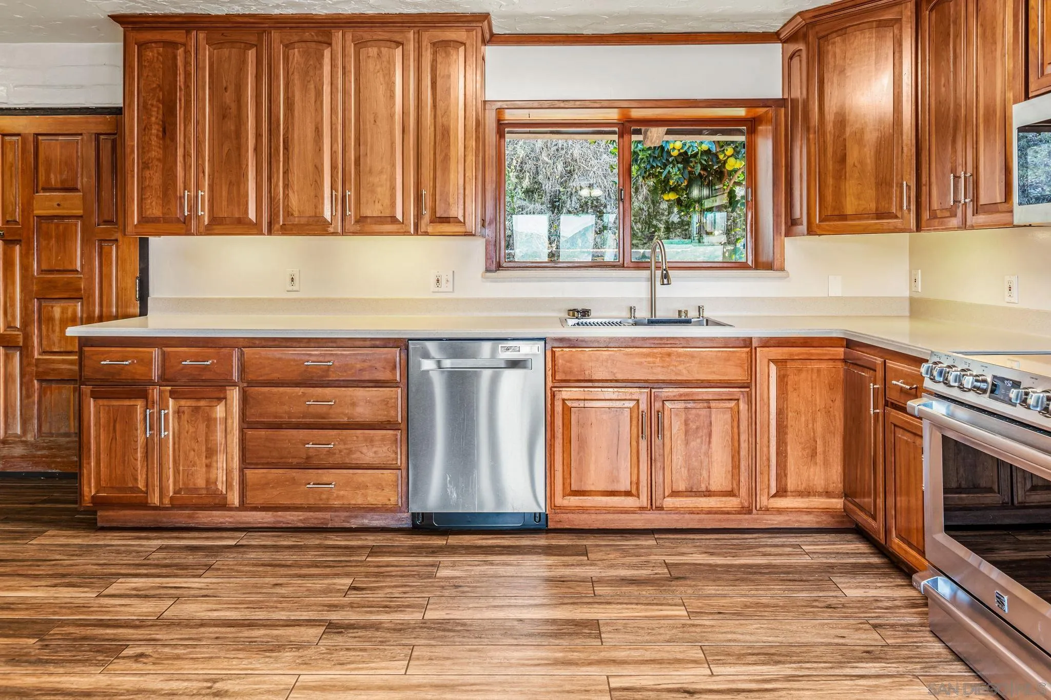 https://cdn.realtyfeed.com/cdn/127/260009838/9405033c7ccc0c36133a984ee54ce67f.webp