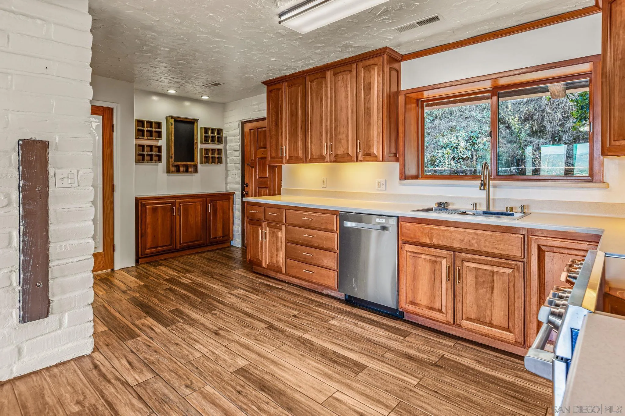 https://cdn.realtyfeed.com/cdn/127/260009838/9d62a1342743129ec605fc2fc72e17cd.webp