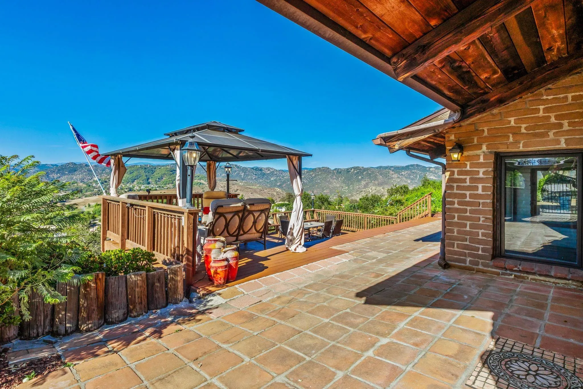 https://cdn.realtyfeed.com/cdn/127/260009838/d55f2eda1f0d74c40985779a3f0e62b8.webp