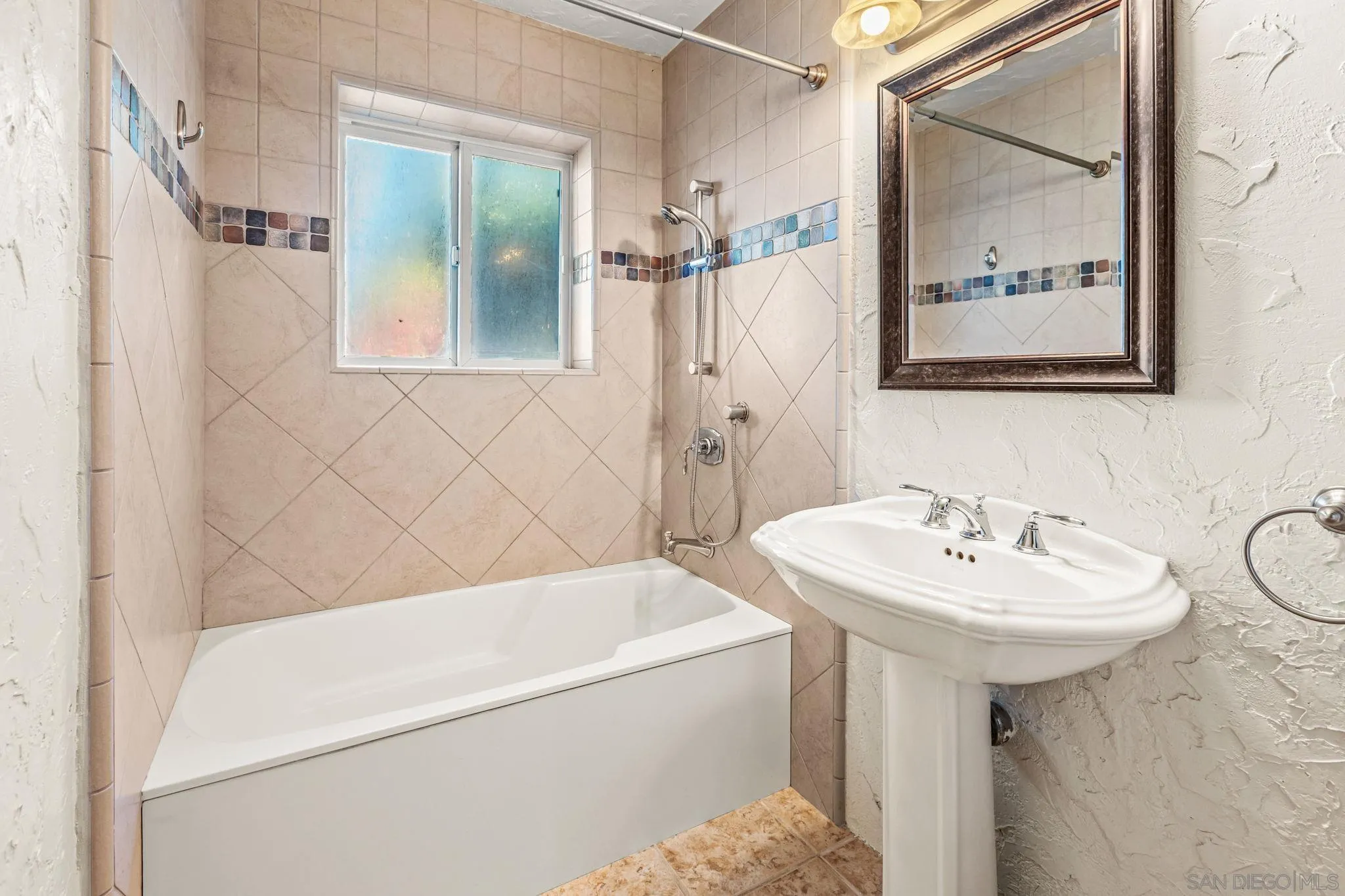 https://cdn.realtyfeed.com/cdn/127/260009838/df0aa2eb80c809b6529afbd76d95288a.webp