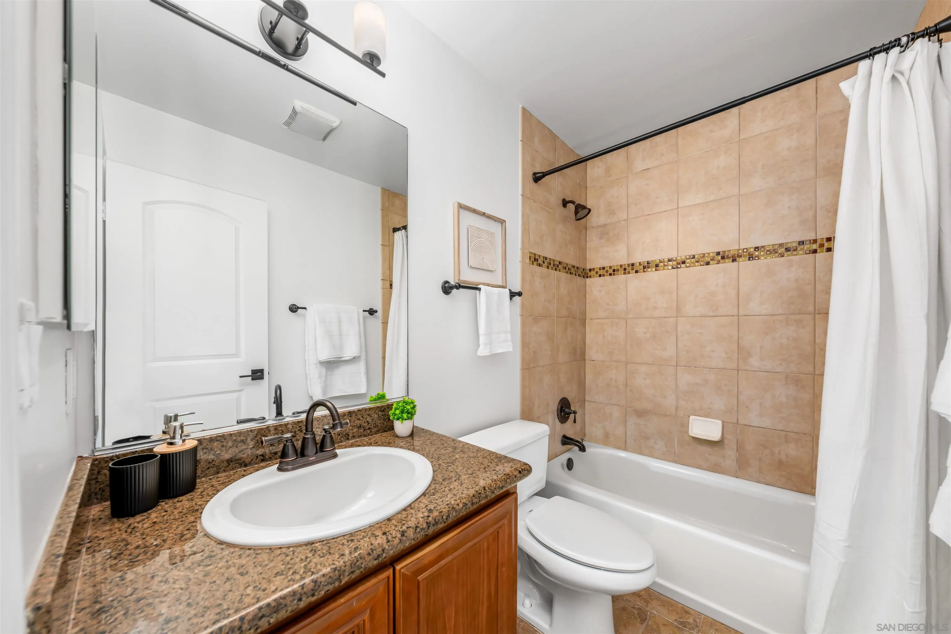 Photo #25: 260009841 Listing: Photo #25